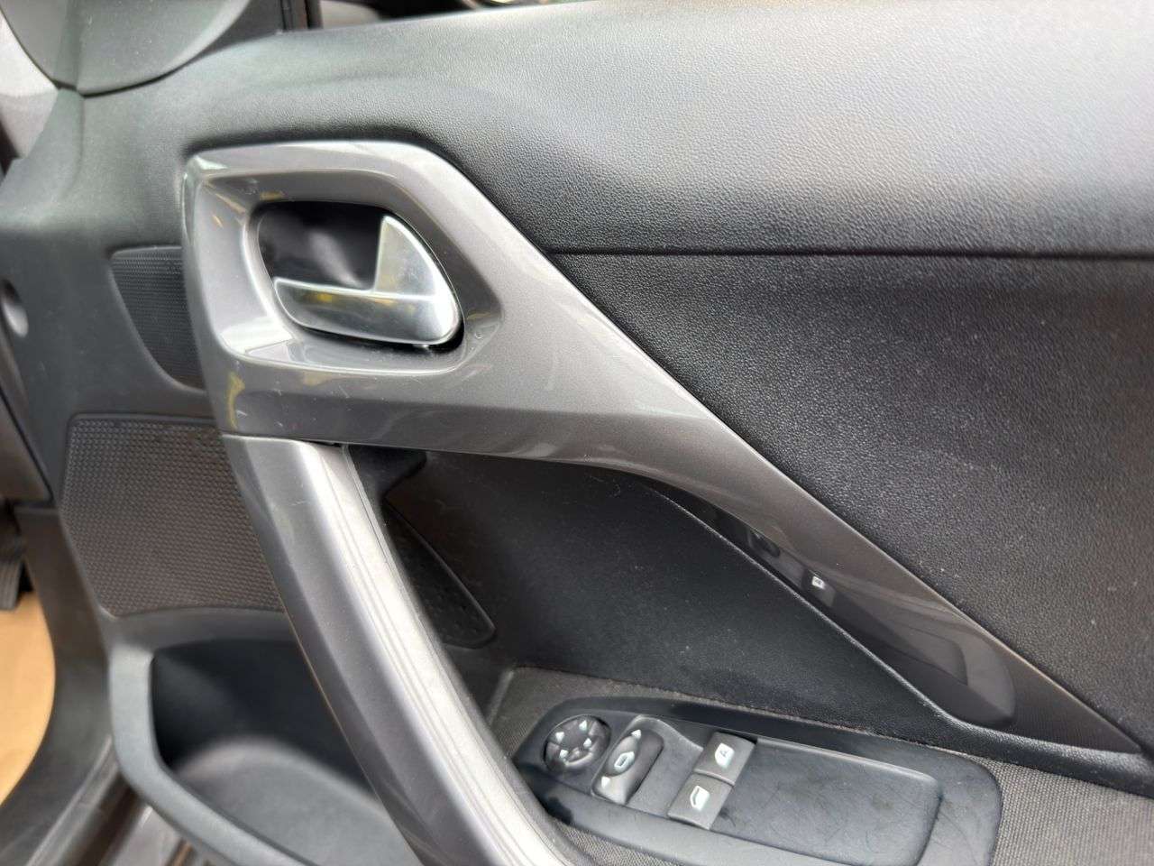 2017 PEUGEOT 2008 2017 PEUGEOT 2008