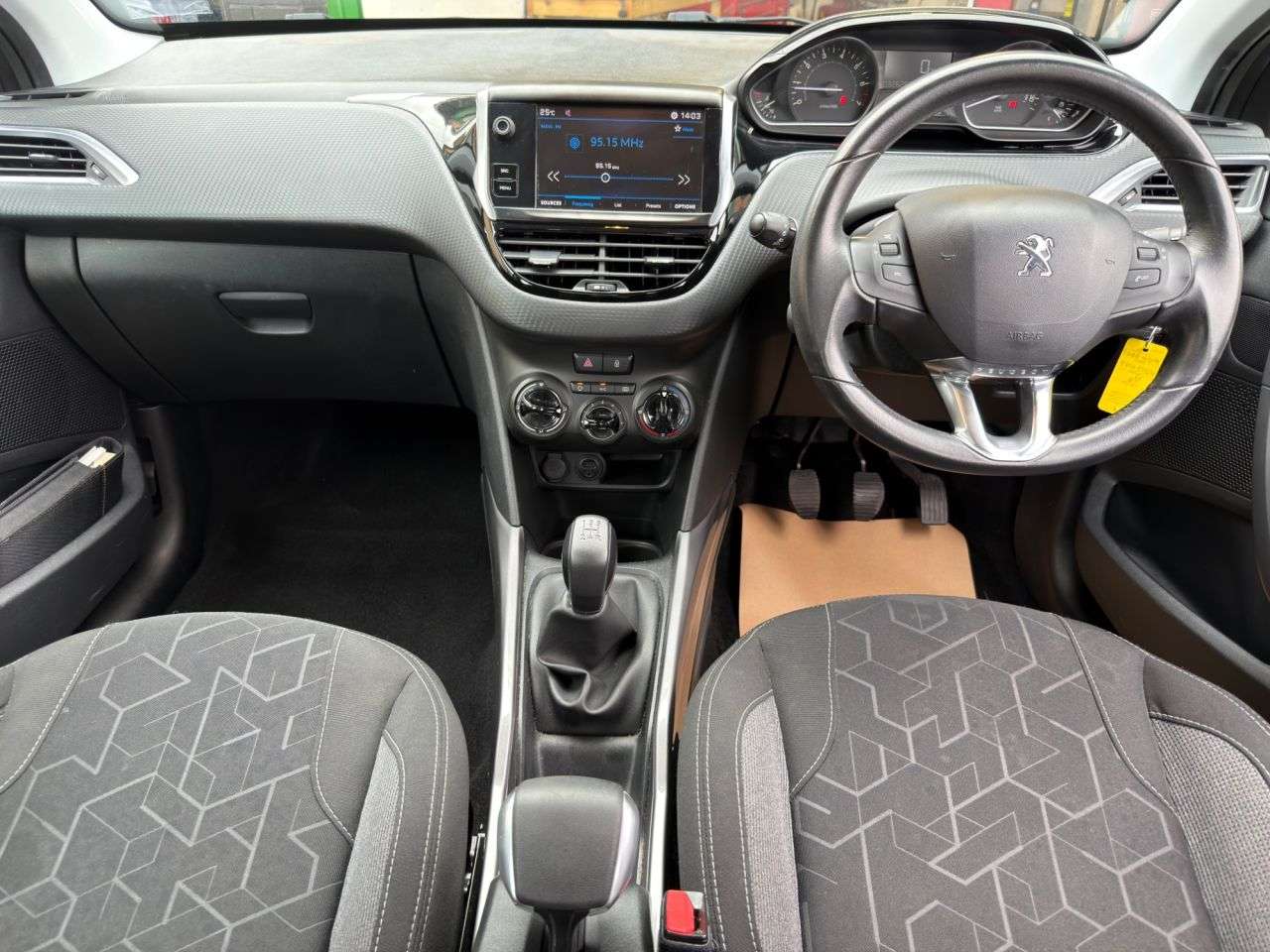 2017 PEUGEOT 2008 2017 PEUGEOT 2008