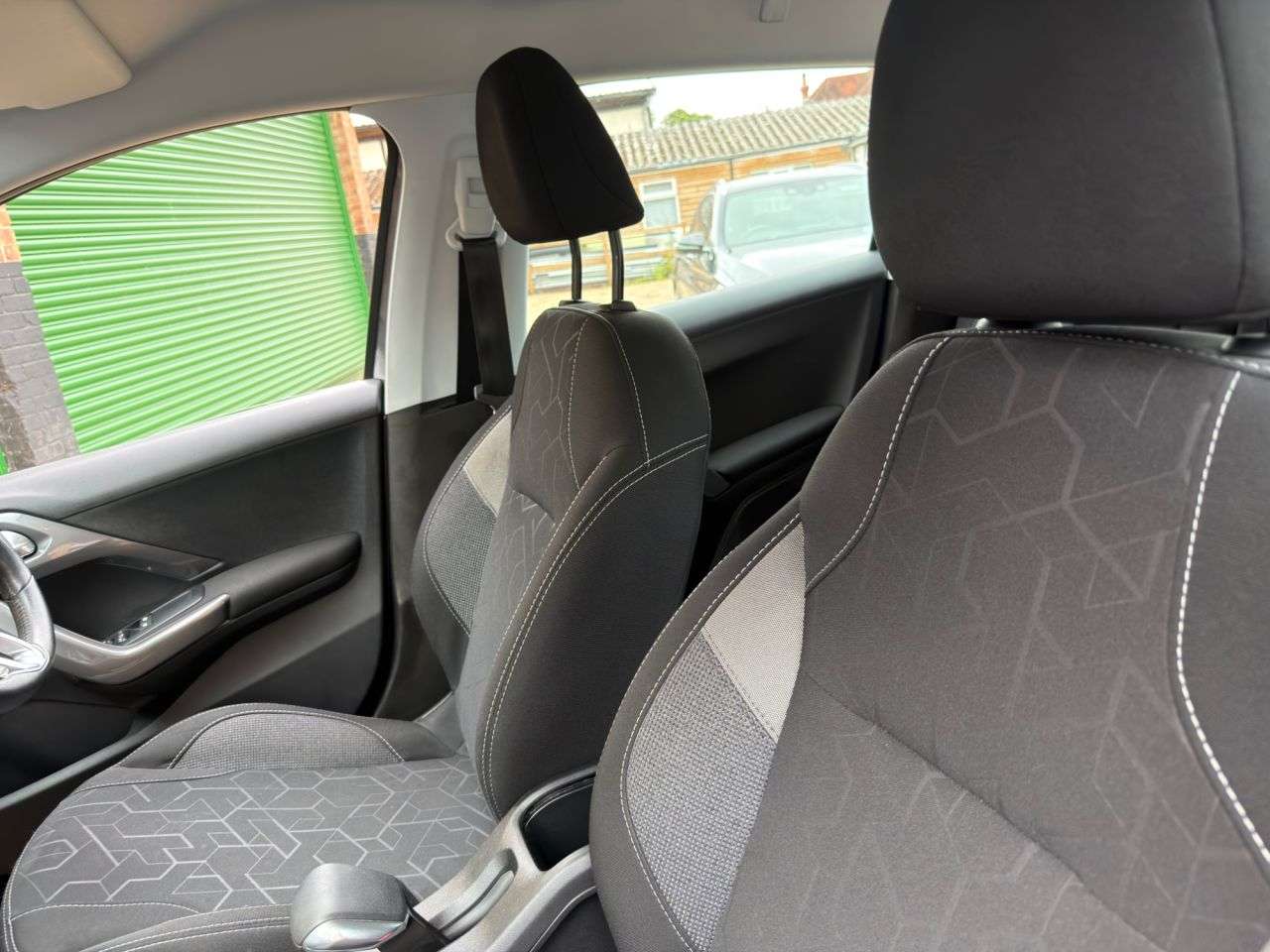 2017 PEUGEOT 2008 2017 PEUGEOT 2008