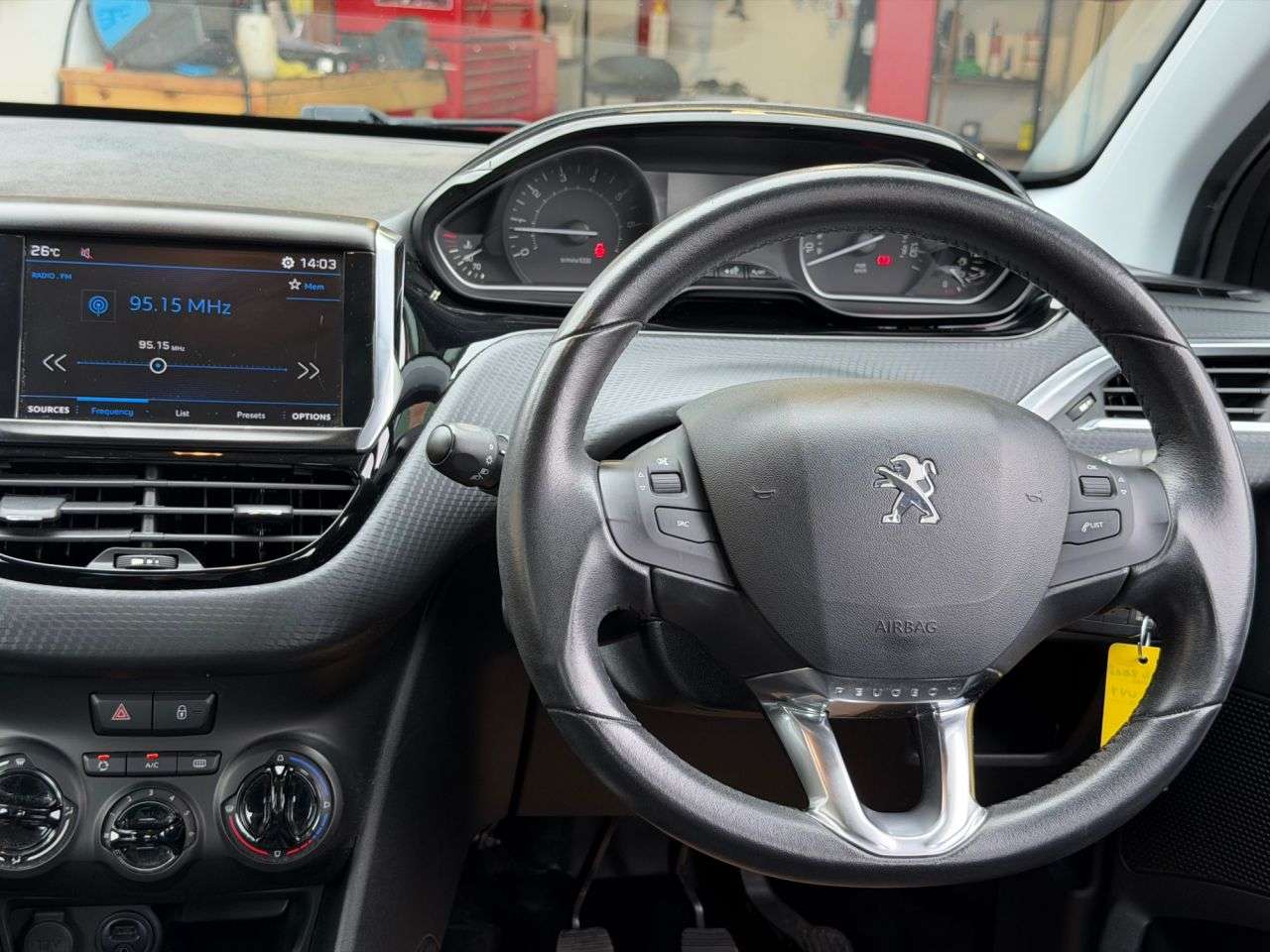 2017 PEUGEOT 2008 2017 PEUGEOT 2008