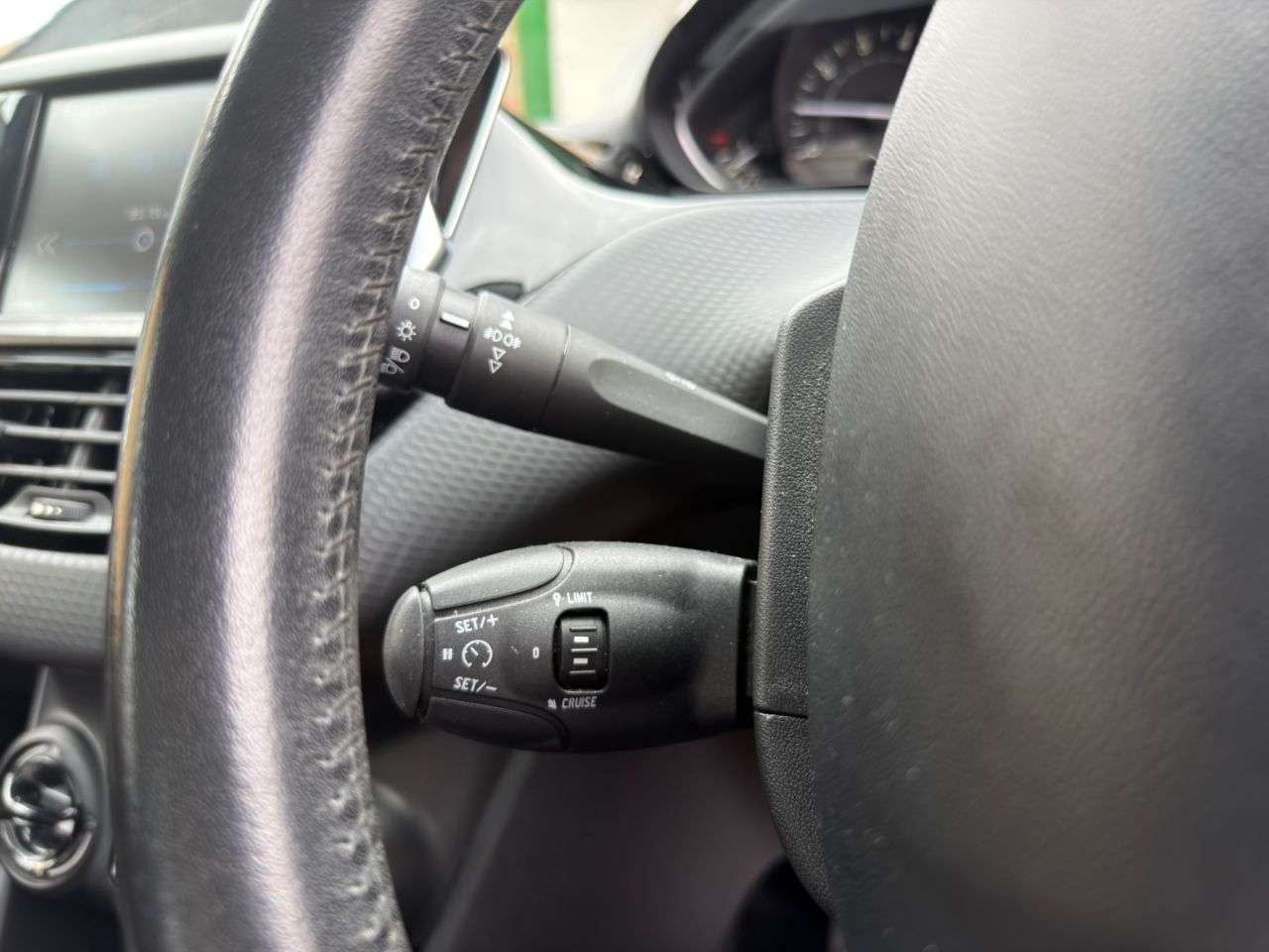 2017 PEUGEOT 2008 2017 PEUGEOT 2008