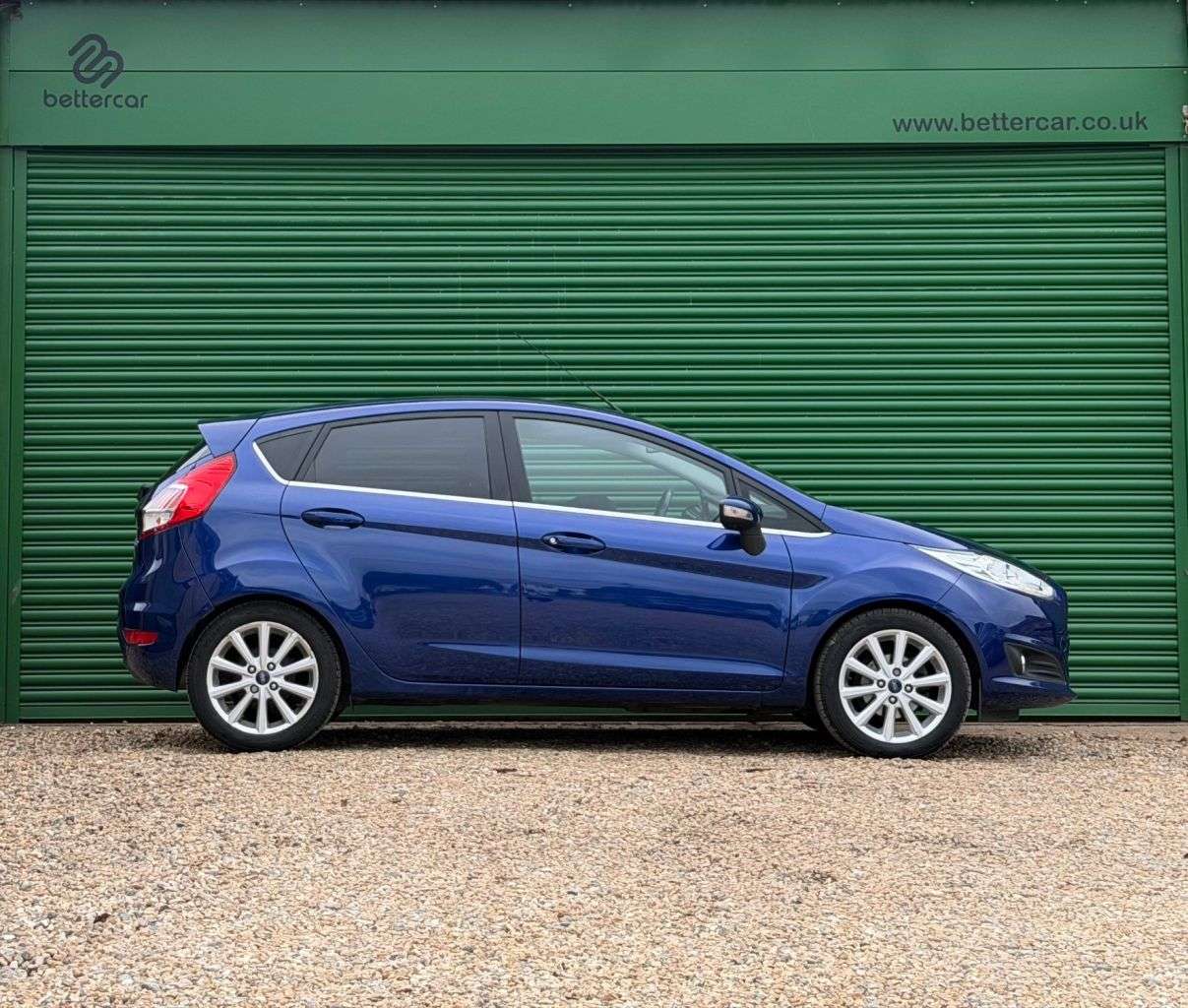 A 2016 FORD FIESTA 1.0T EcoBoost Titanium Hatchback 5dr Petrol Manual Euro 6 (s/s) (125 ps) LO A 2016 FORD FIESTA 1.0T EcoBoost Titanium Hatchback 5dr Petrol Manual Euro 6 (s/s) (125 ps) LO