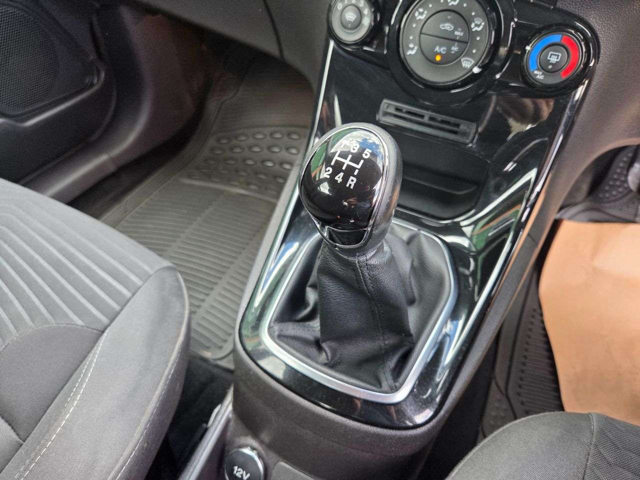 2015 FORD FIESTA 2015 FORD FIESTA