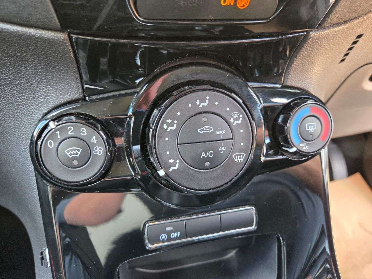2015 FORD FIESTA 2015 FORD FIESTA