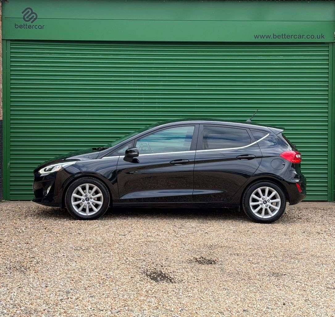A 2018 FORD FIESTA 1.0T EcoBoost Titanium Hatchback 5dr Petrol Manual Euro 6 (s/s) (100 ps) LO A 2018 FORD FIESTA 1.0T EcoBoost Titanium Hatchback 5dr Petrol Manual Euro 6 (s/s) (100 ps) LO