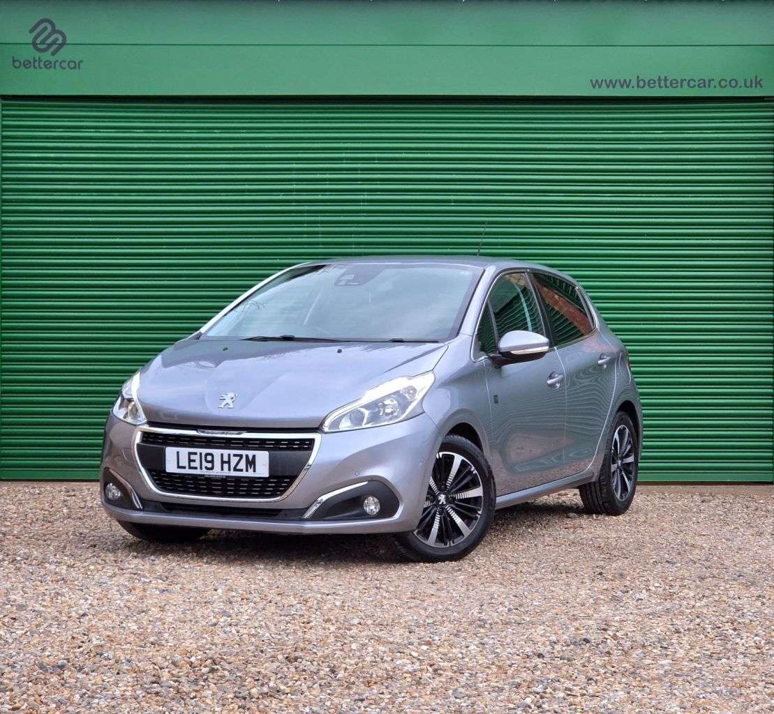 A 2019 PEUGEOT 208 1.2 PureTech Tech Edition Hatchback 5dr Petrol Manual Euro 6 (s/s) (82 ps) A 2019 PEUGEOT 208 1.2 PureTech Tech Edition Hatchback 5dr Petrol Manual Euro 6 (s/s) (82 ps)