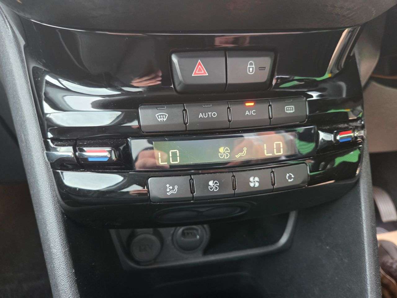 2019 PEUGEOT 208 2019 PEUGEOT 208