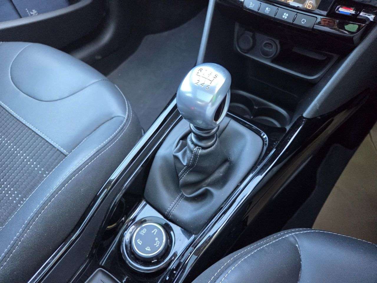 2019 PEUGEOT 2008 2019 PEUGEOT 2008