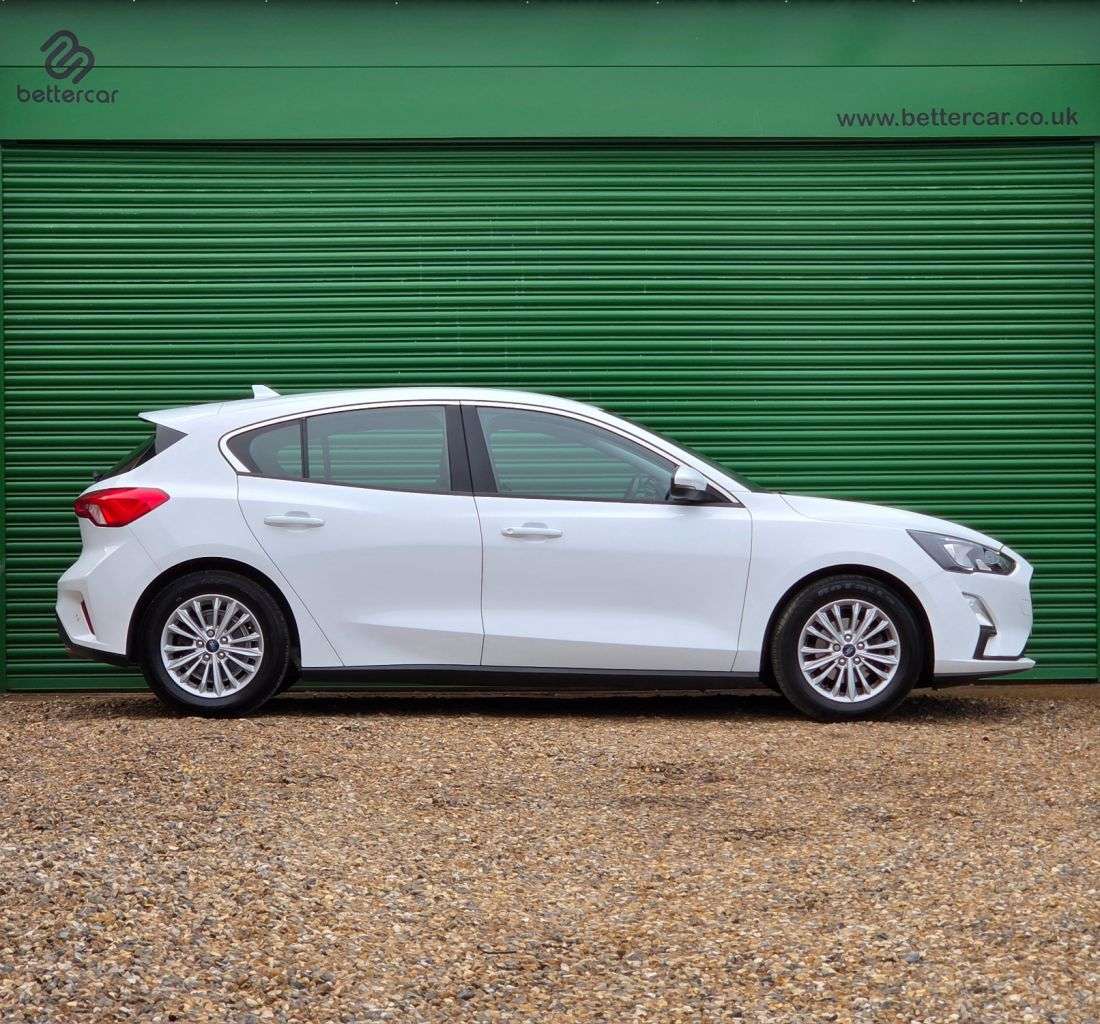 A 2019 FORD FOCUS 1.0T EcoBoost Titanium Hatchback 5dr Petrol Manual Euro 6 (s/s) (125 ps) Ap A 2019 FORD FOCUS 1.0T EcoBoost Titanium Hatchback 5dr Petrol Manual Euro 6 (s/s) (125 ps) Ap
