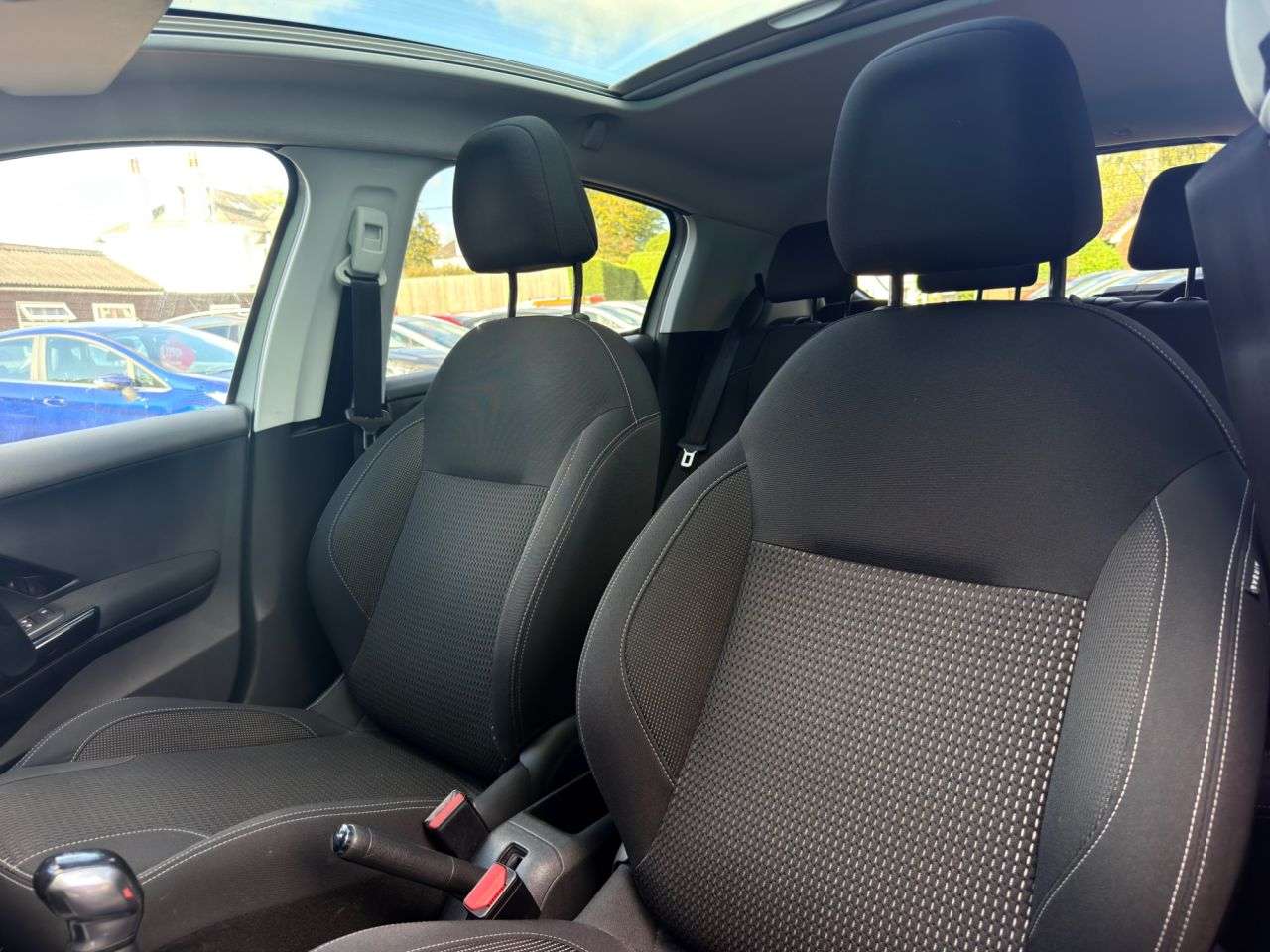 2018 PEUGEOT 208 2018 PEUGEOT 208