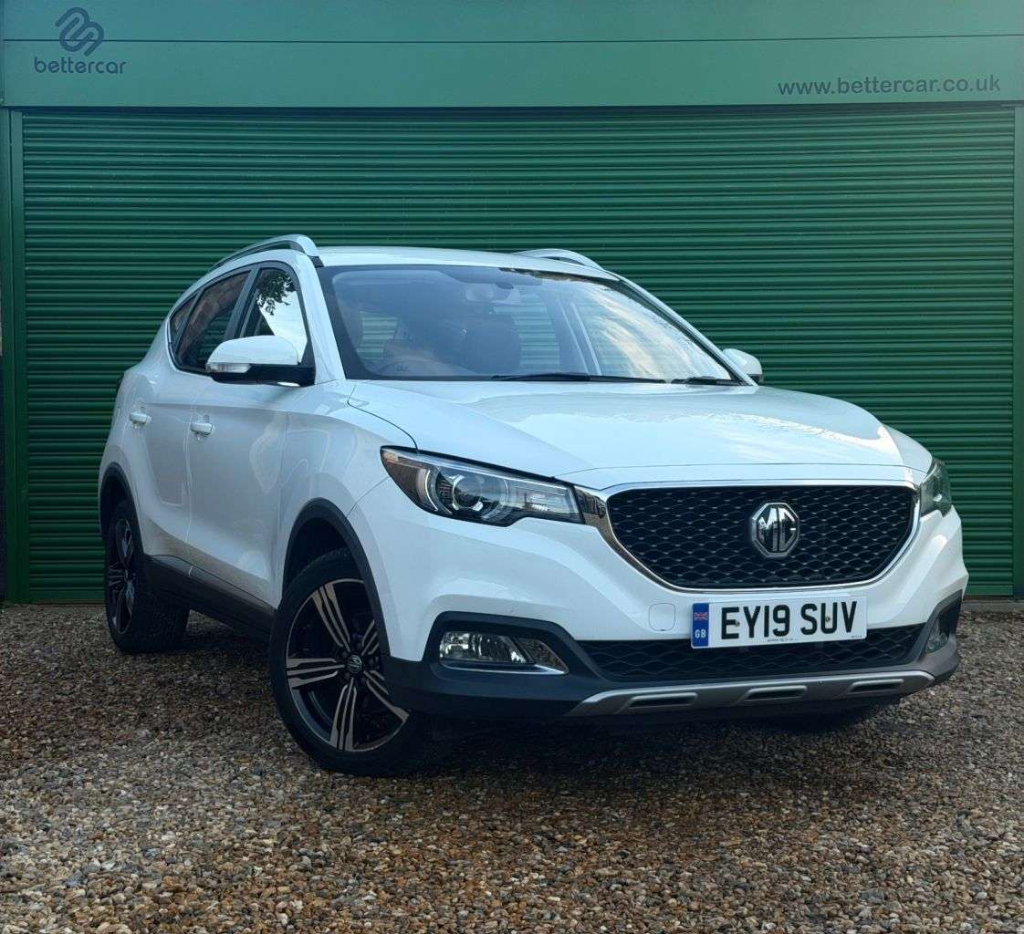 A 2019 MG MG ZS 1.5 VTi-TECH Exclusive SUV 5dr Petrol Manual Euro 6 (s/s) (106 ps) APPLE + A 2019 MG MG ZS 1.5 VTi-TECH Exclusive SUV 5dr Petrol Manual Euro 6 (s/s) (106 ps) APPLE +