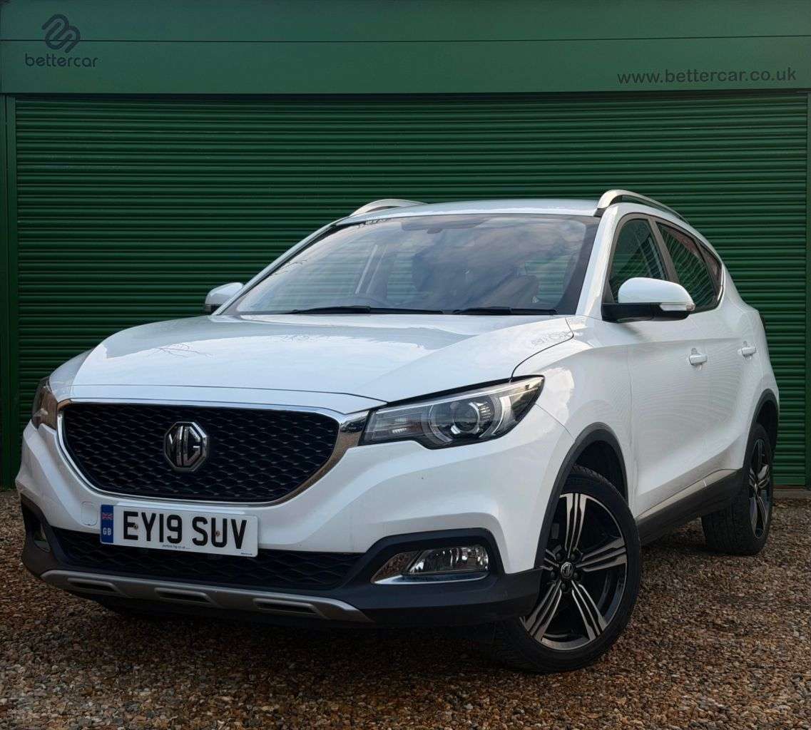 A 2019 MG MG ZS 1.5 VTi-TECH Exclusive SUV 5dr Petrol Manual Euro 6 (s/s) (106 ps) APPLE + A 2019 MG MG ZS 1.5 VTi-TECH Exclusive SUV 5dr Petrol Manual Euro 6 (s/s) (106 ps) APPLE +