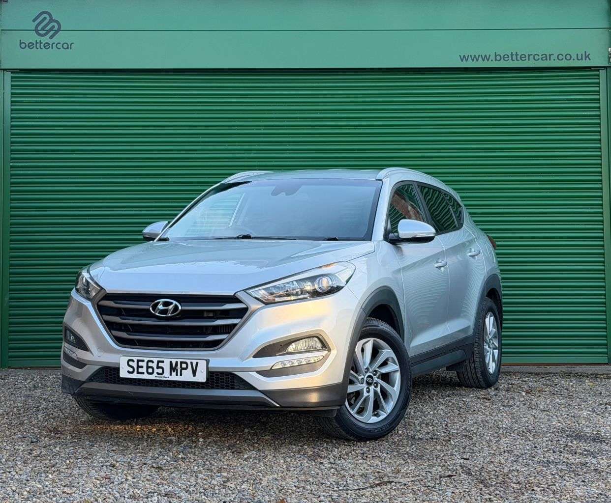 A 2016 HYUNDAI TUCSON 1.7 CRDi Blue Drive SE Nav SUV 5dr Diesel Manual Euro 6 (s/s) (116 ps) REAR A 2016 HYUNDAI TUCSON 1.7 CRDi Blue Drive SE Nav SUV 5dr Diesel Manual Euro 6 (s/s) (116 ps) REAR