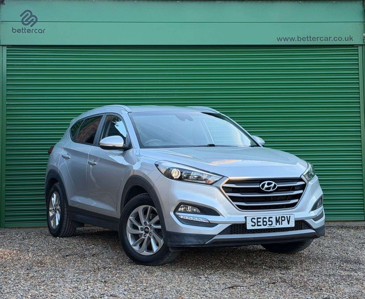 A 2016 HYUNDAI TUCSON 1.7 CRDi Blue Drive SE Nav SUV 5dr Diesel Manual Euro 6 (s/s) (116 ps) REAR A 2016 HYUNDAI TUCSON 1.7 CRDi Blue Drive SE Nav SUV 5dr Diesel Manual Euro 6 (s/s) (116 ps) REAR