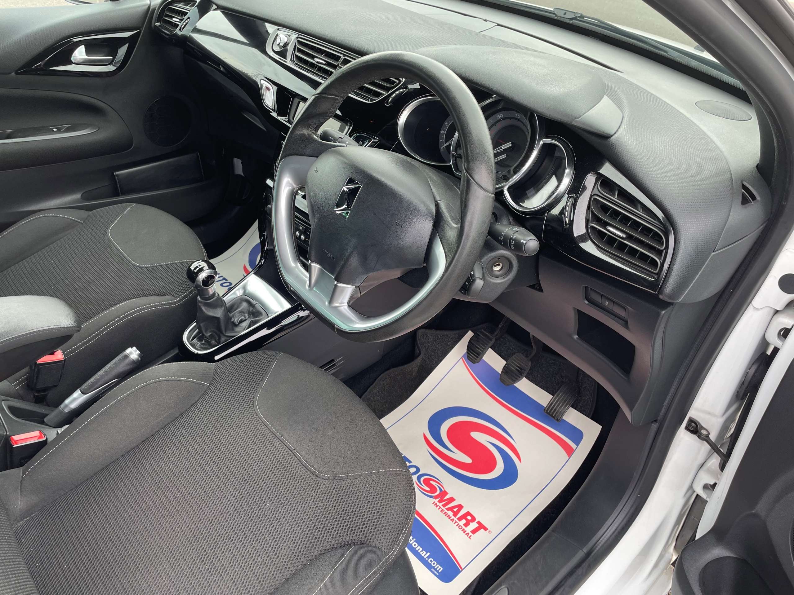 2013 CITROEN DS3 2013 CITROEN DS3