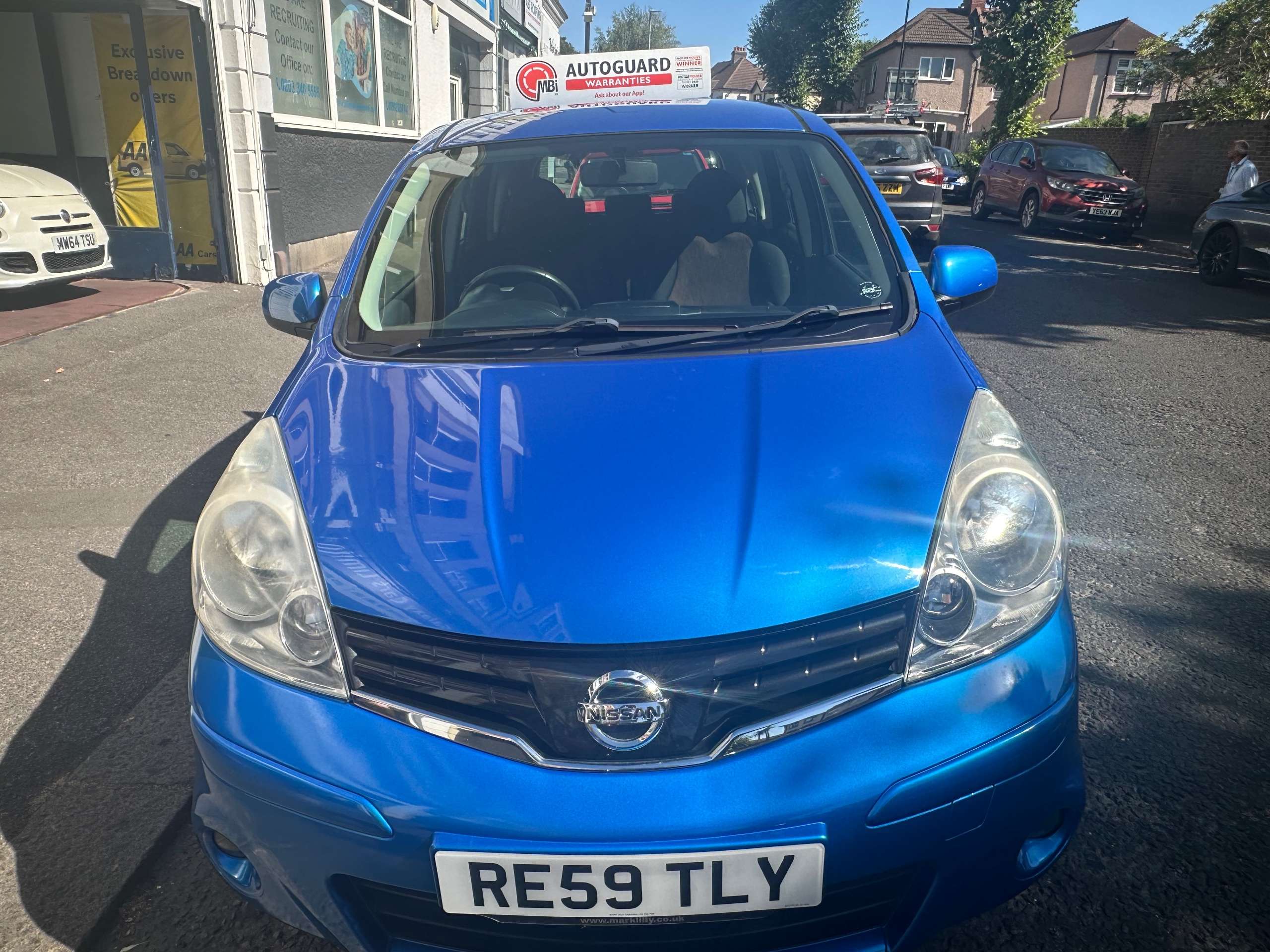 A 2009 NISSAN NOTE 1.4 16V Acenta Hatchback 5dr Petrol Manual Euro 4 (88 ps) A 2009 NISSAN NOTE 1.4 16V Acenta Hatchback 5dr Petrol Manual Euro 4 (88 ps)