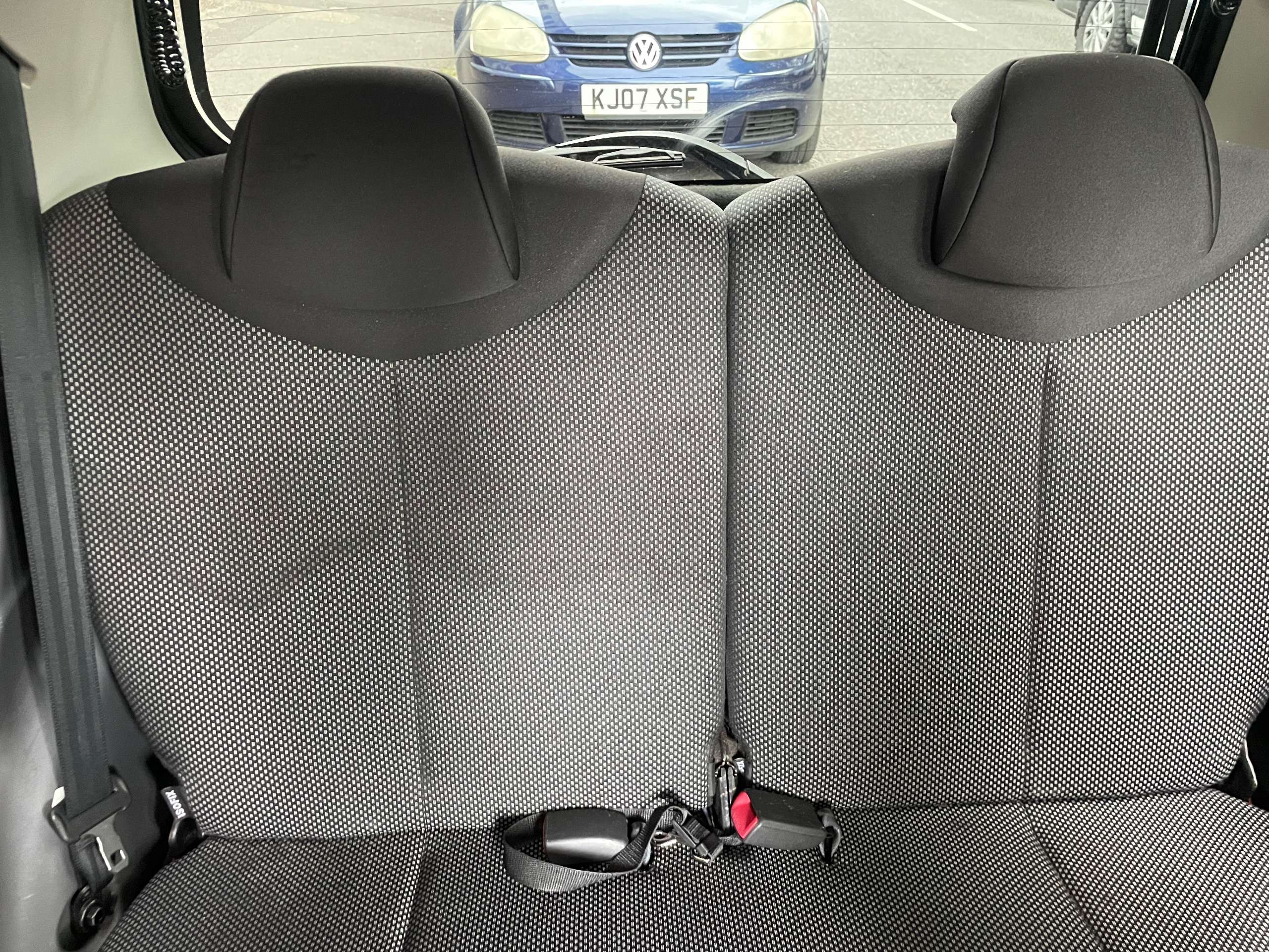 2011 TOYOTA AYGO 2011 TOYOTA AYGO
