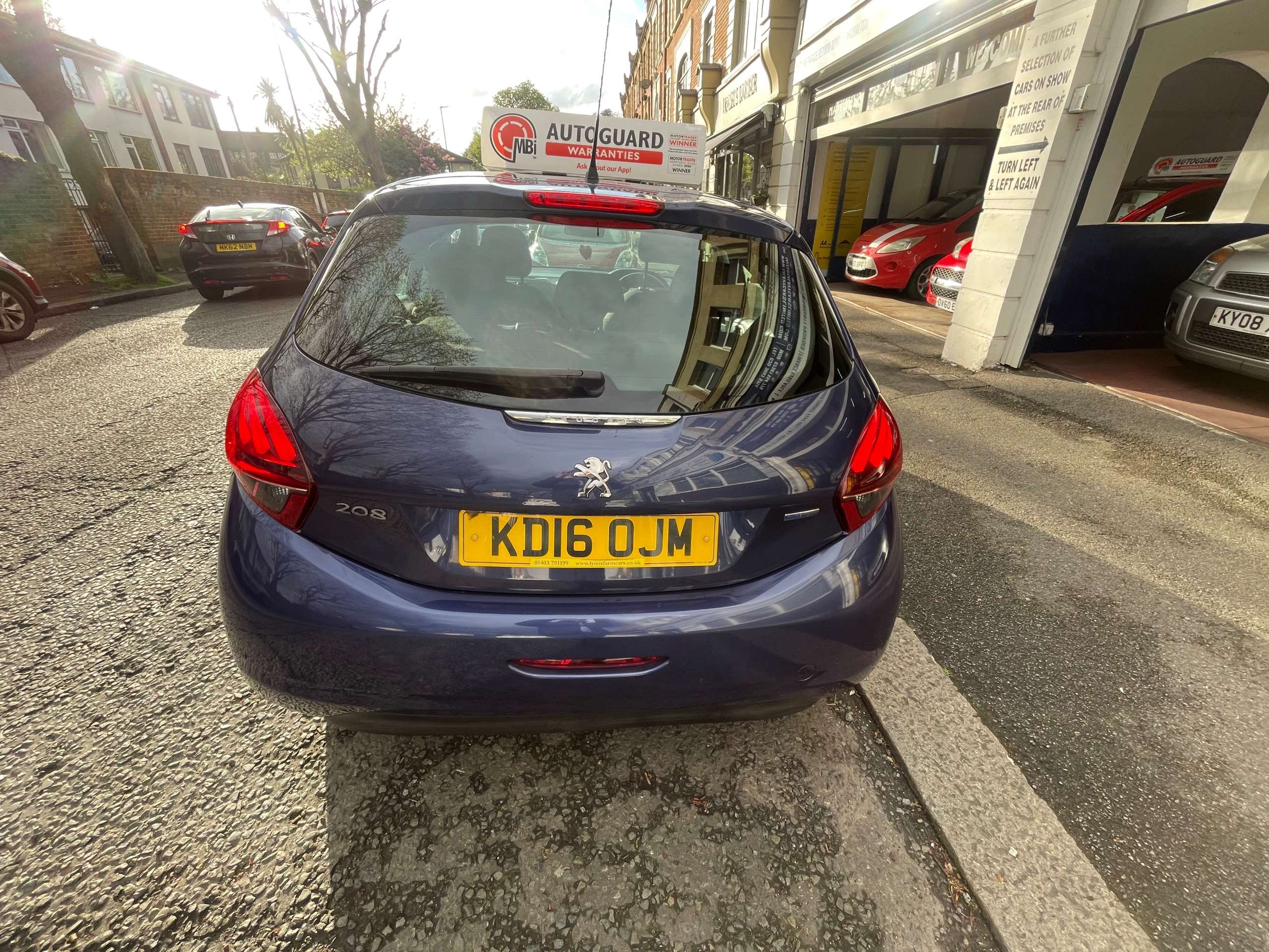 2016 PEUGEOT 208 2016 PEUGEOT 208