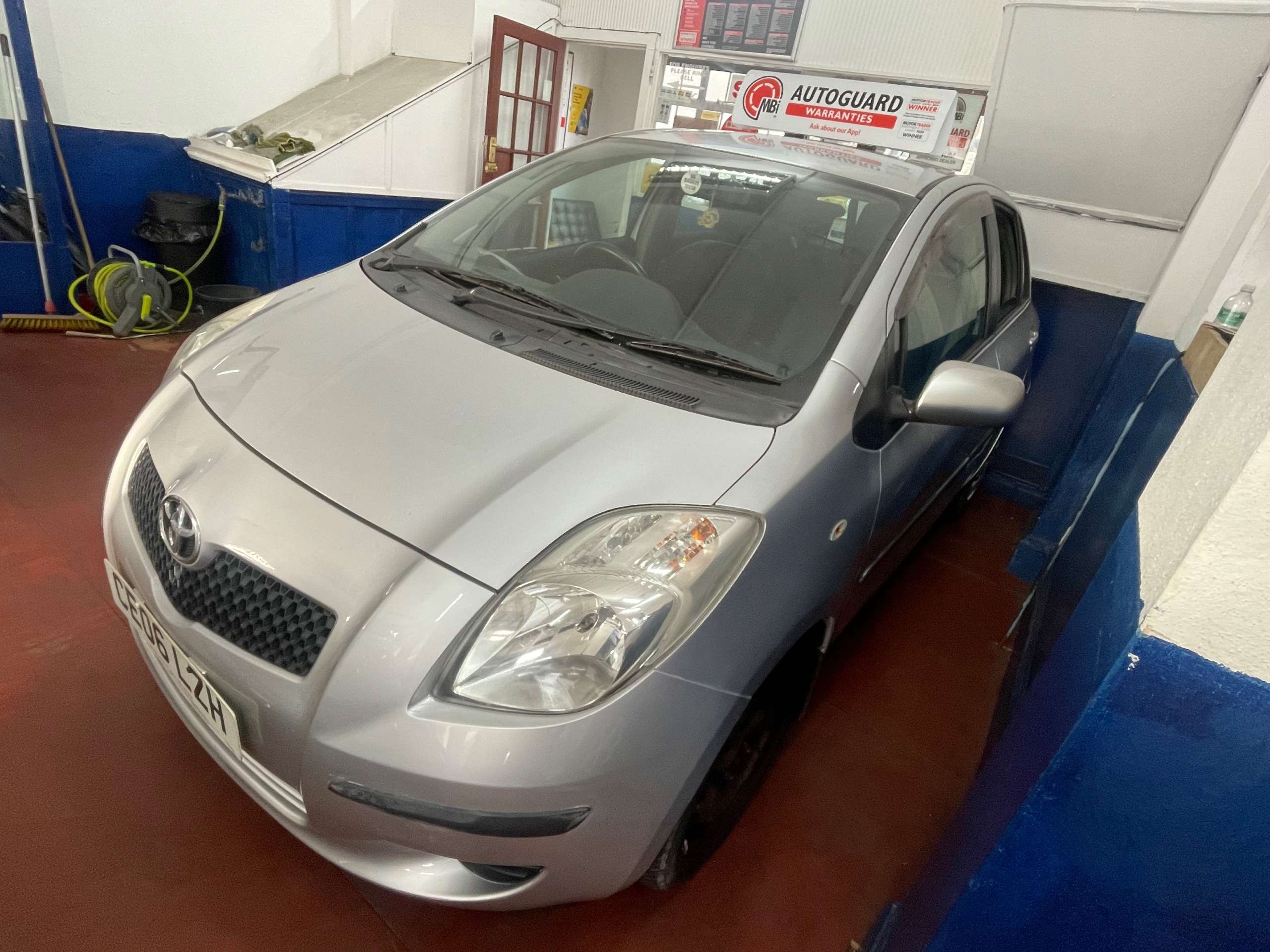A 2006 TOYOTA YARIS 1.3 T3 Hatchback 5dr Petrol Multimode (136 g/km, 85 bhp) A 2006 TOYOTA YARIS 1.3 T3 Hatchback 5dr Petrol Multimode (136 g/km, 85 bhp)