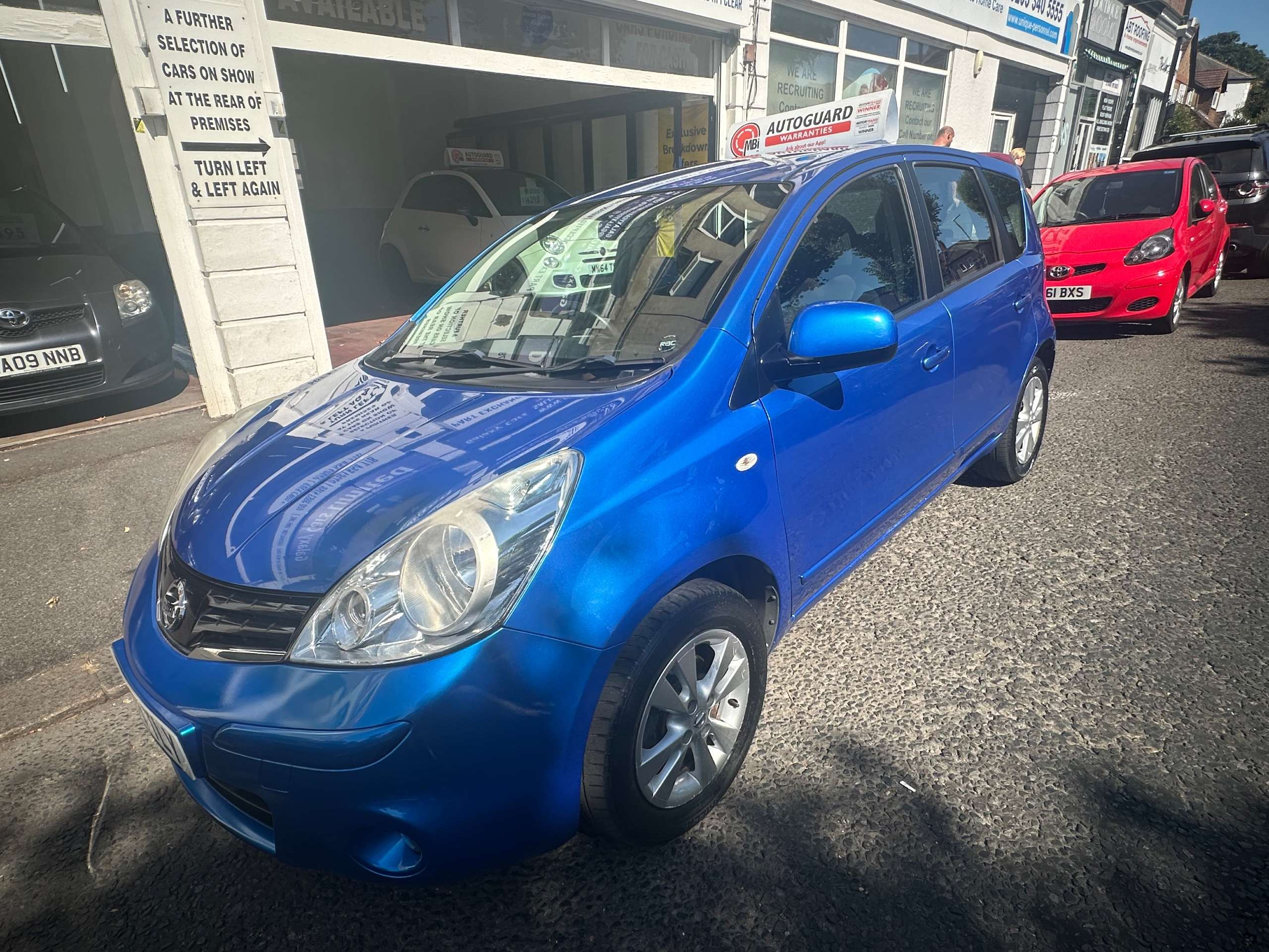 A 2009 NISSAN NOTE 1.4 16V Acenta Hatchback 5dr Petrol Manual Euro 4 (88 ps) A 2009 NISSAN NOTE 1.4 16V Acenta Hatchback 5dr Petrol Manual Euro 4 (88 ps)