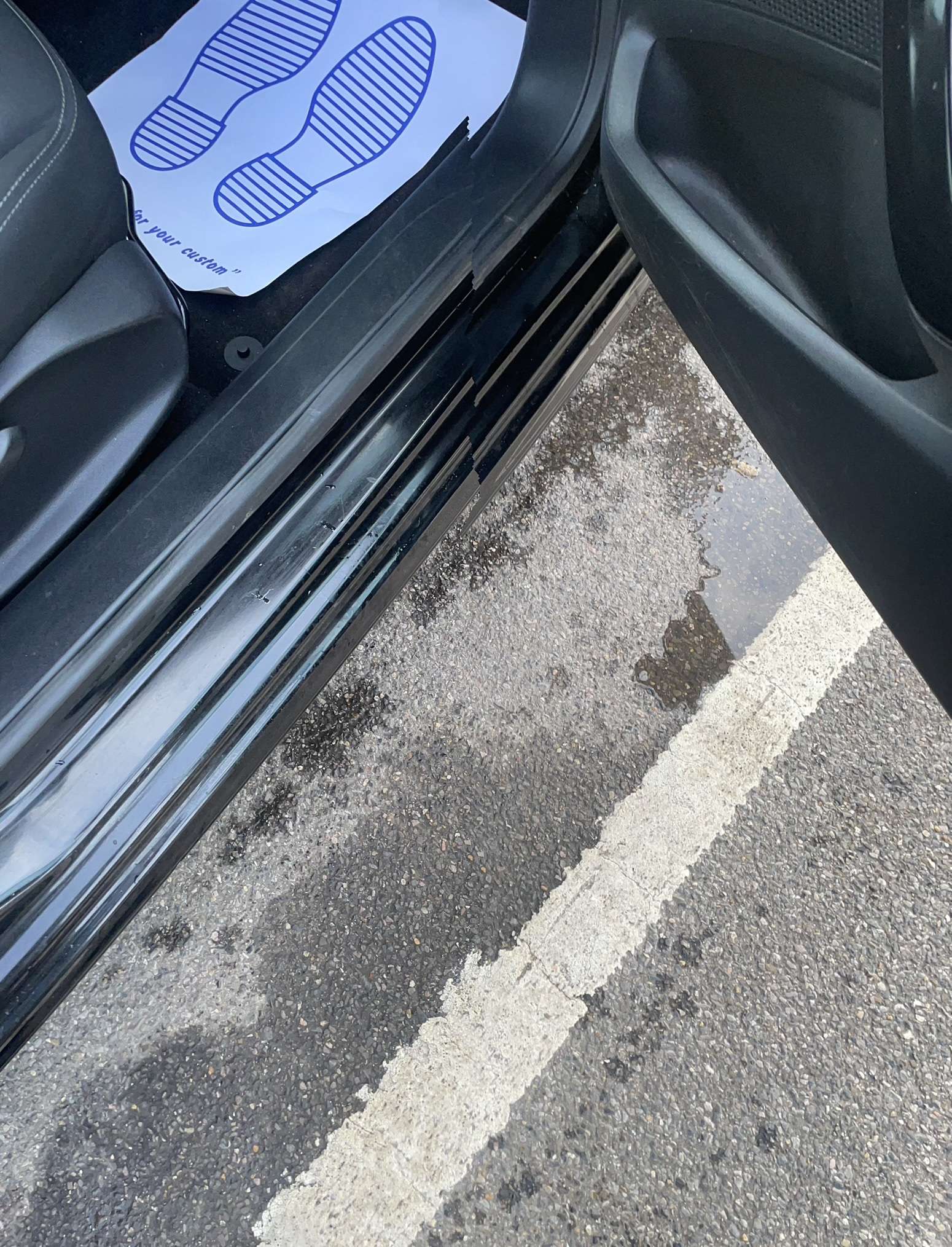 2013 PEUGEOT 208 2013 PEUGEOT 208