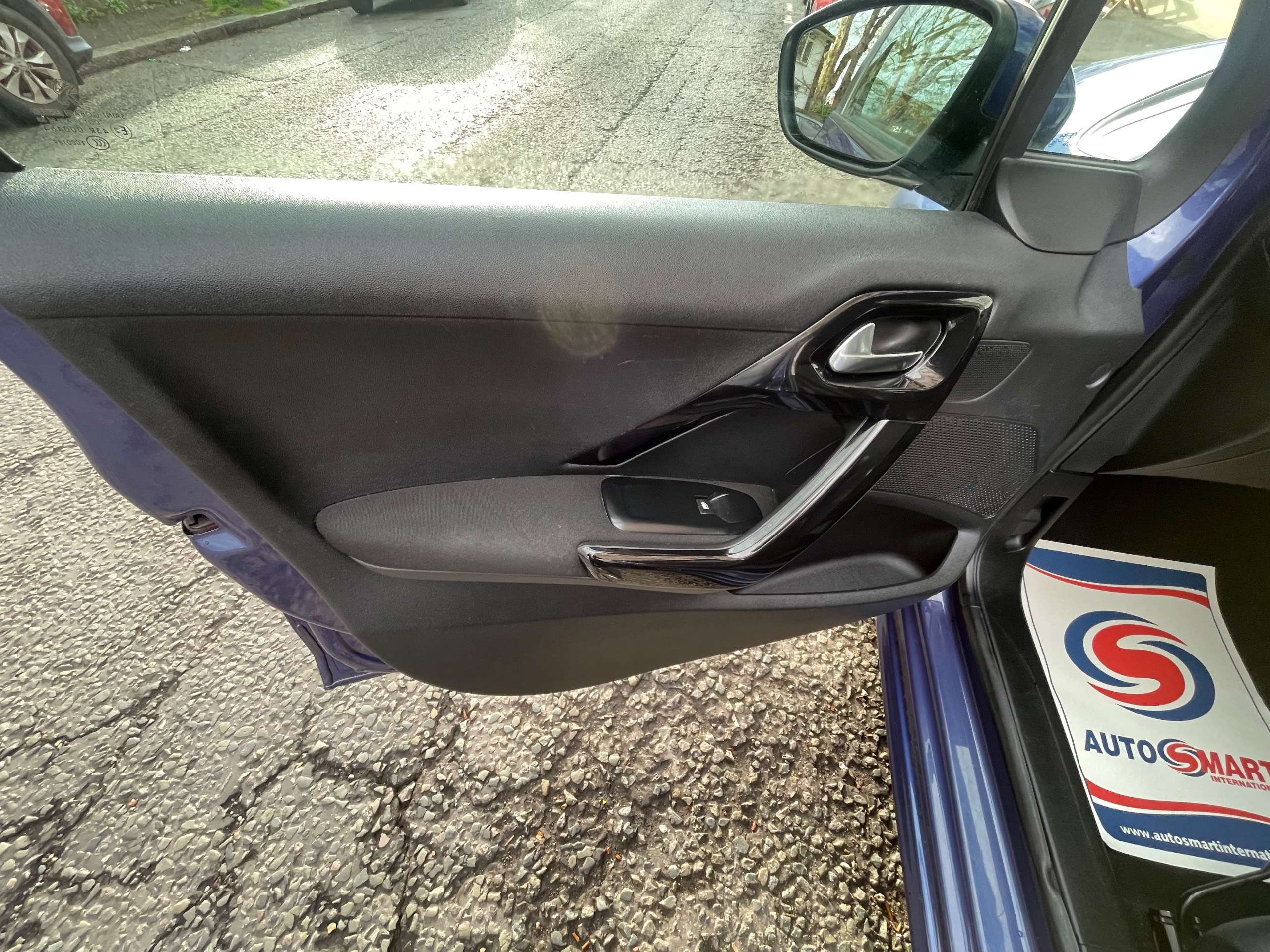 2016 PEUGEOT 208 2016 PEUGEOT 208