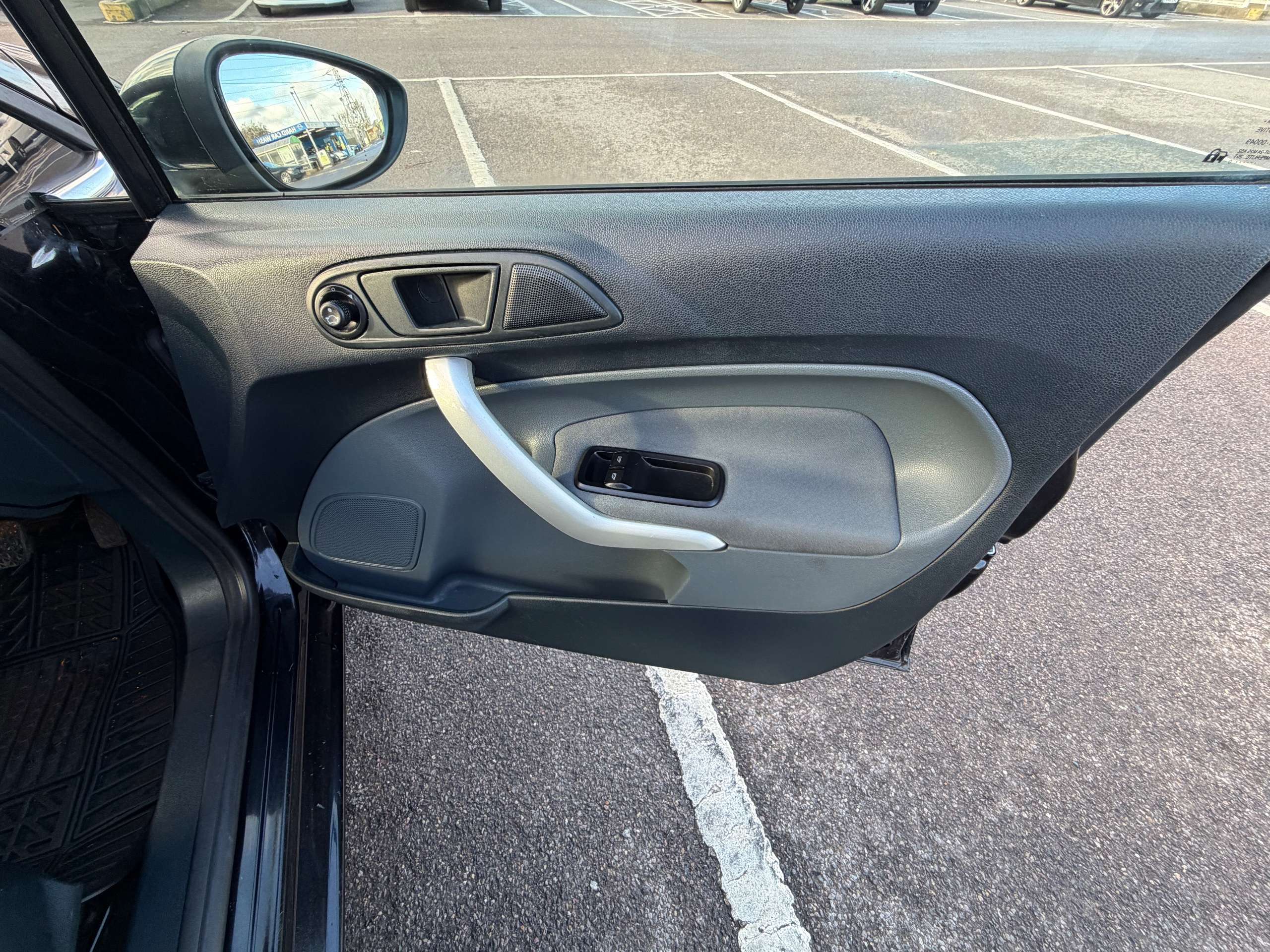 2010 FORD FIESTA 2010 FORD FIESTA