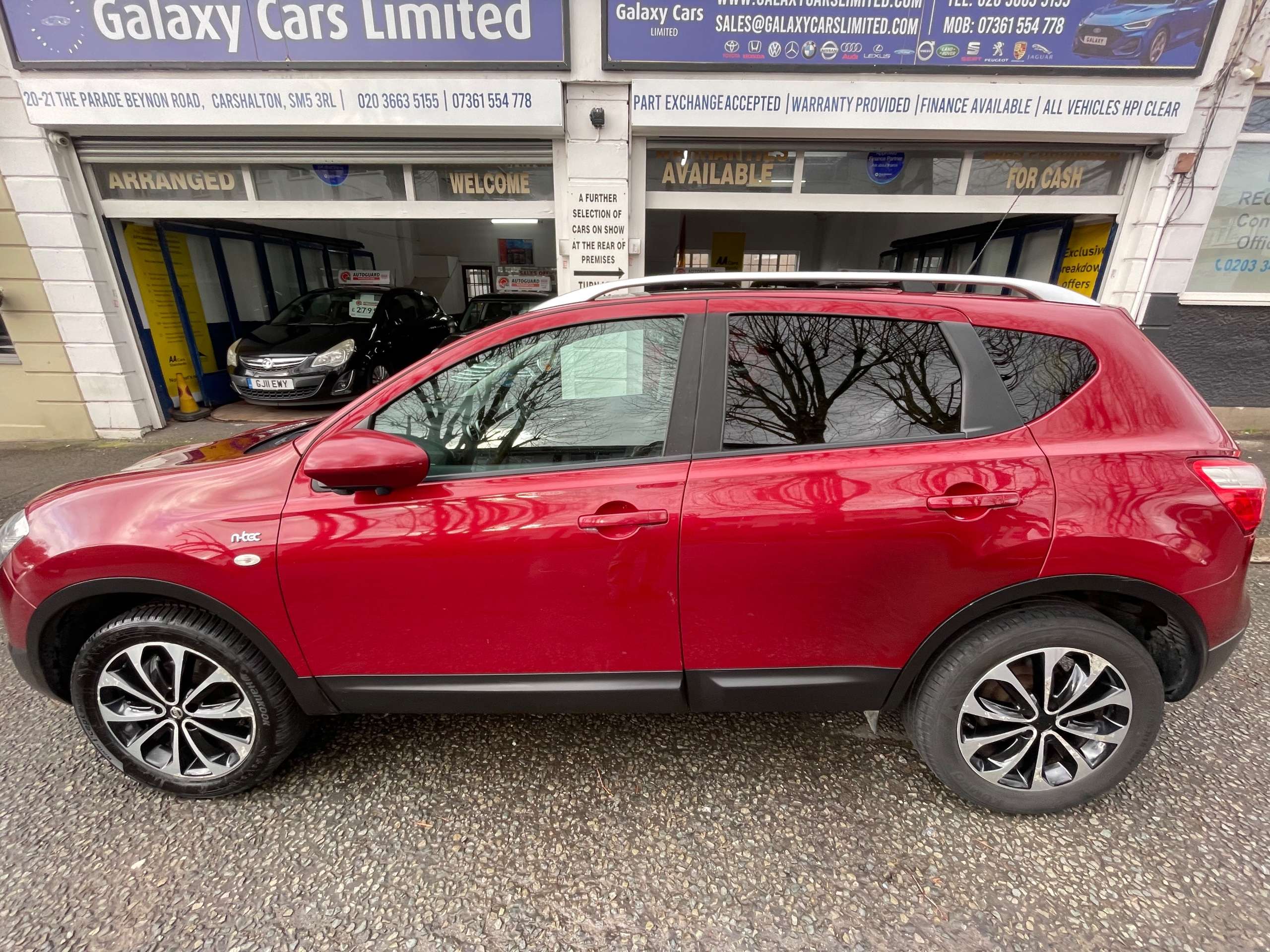 A 2013 NISSAN QASHQAI 1.6 n-tec+ SUV 5dr Petrol CVT 2WD Euro 5 (117 ps) A 2013 NISSAN QASHQAI 1.6 n-tec+ SUV 5dr Petrol CVT 2WD Euro 5 (117 ps)