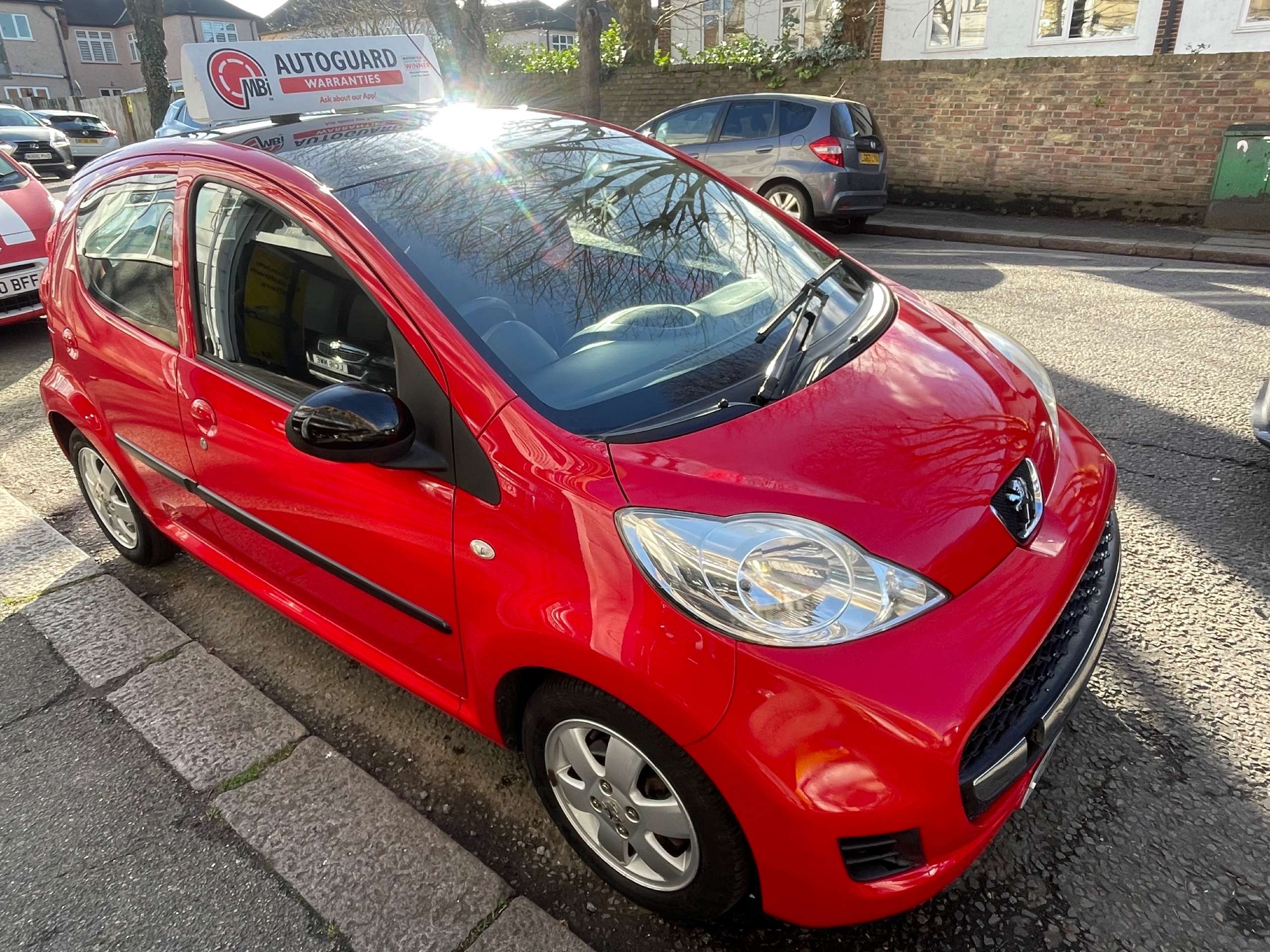 A 2010 PEUGEOT 107 1.0 12V Urban Hatchback 5dr Petrol Manual Euro 4 (68 ps) A 2010 PEUGEOT 107 1.0 12V Urban Hatchback 5dr Petrol Manual Euro 4 (68 ps)