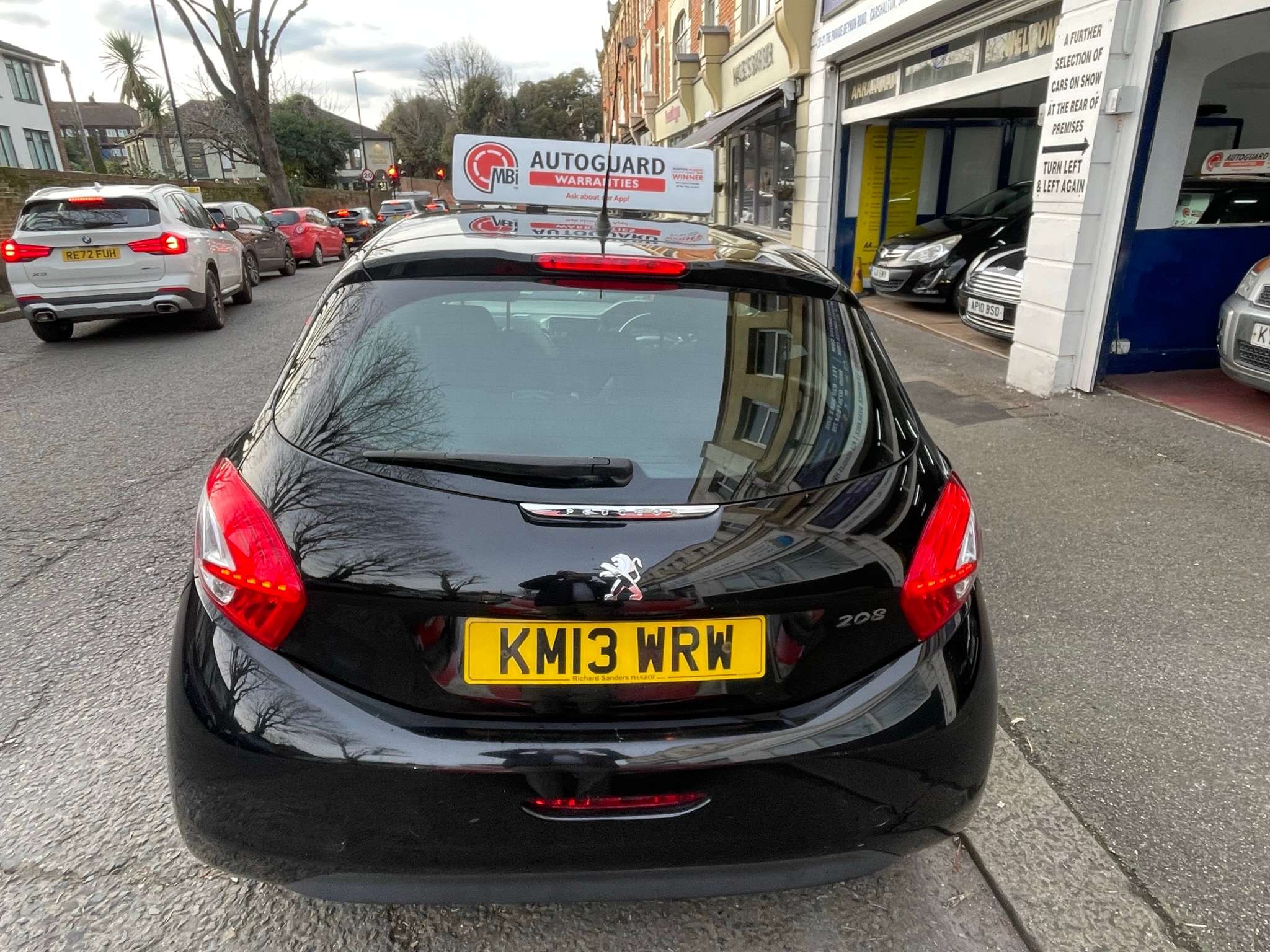 2013 PEUGEOT 208 2013 PEUGEOT 208