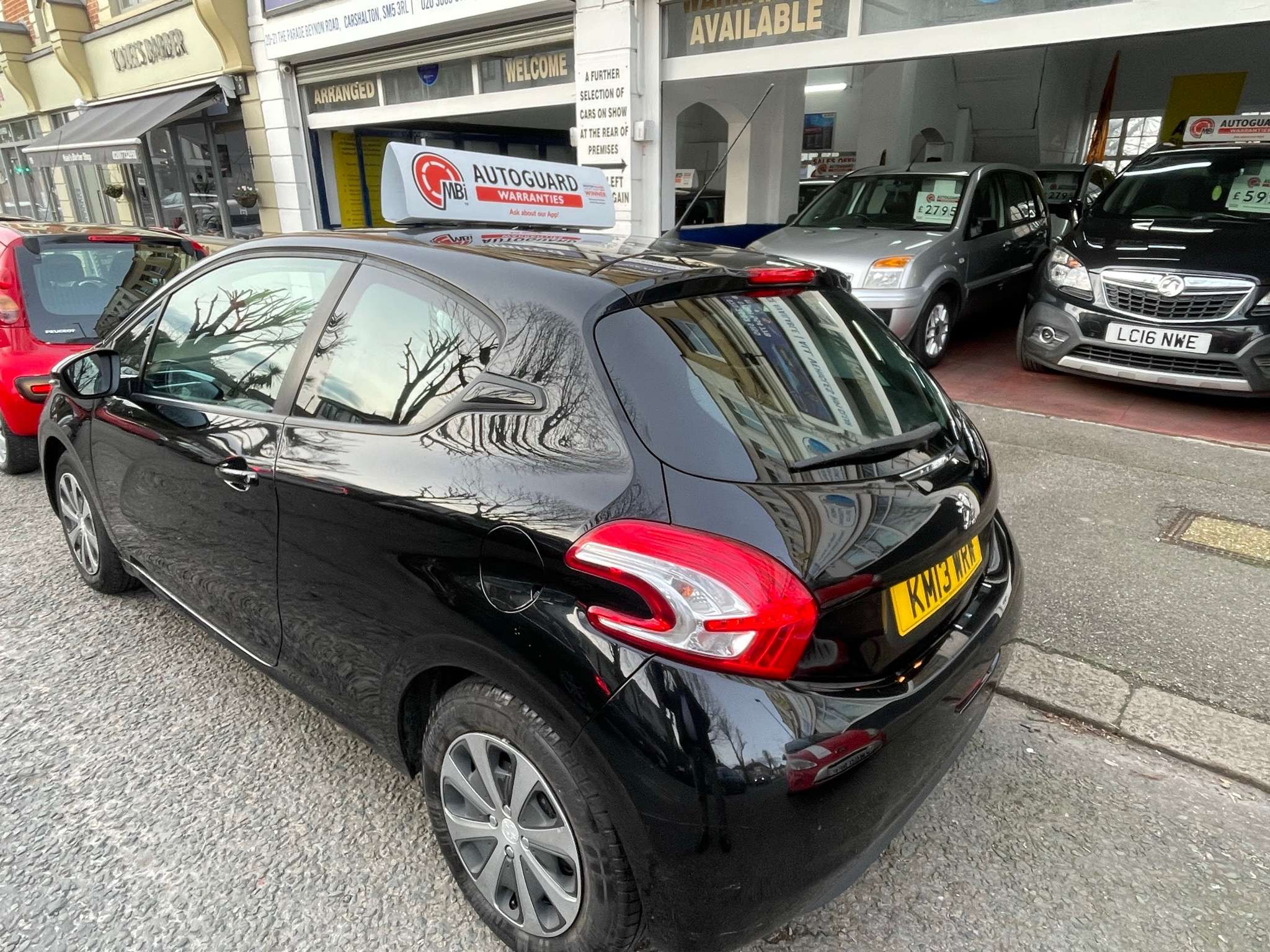 A 2013 PEUGEOT 208 1.2 VTi Access+ Hatchback 3dr Petrol Manual Euro 5 (82 ps) A 2013 PEUGEOT 208 1.2 VTi Access+ Hatchback 3dr Petrol Manual Euro 5 (82 ps)