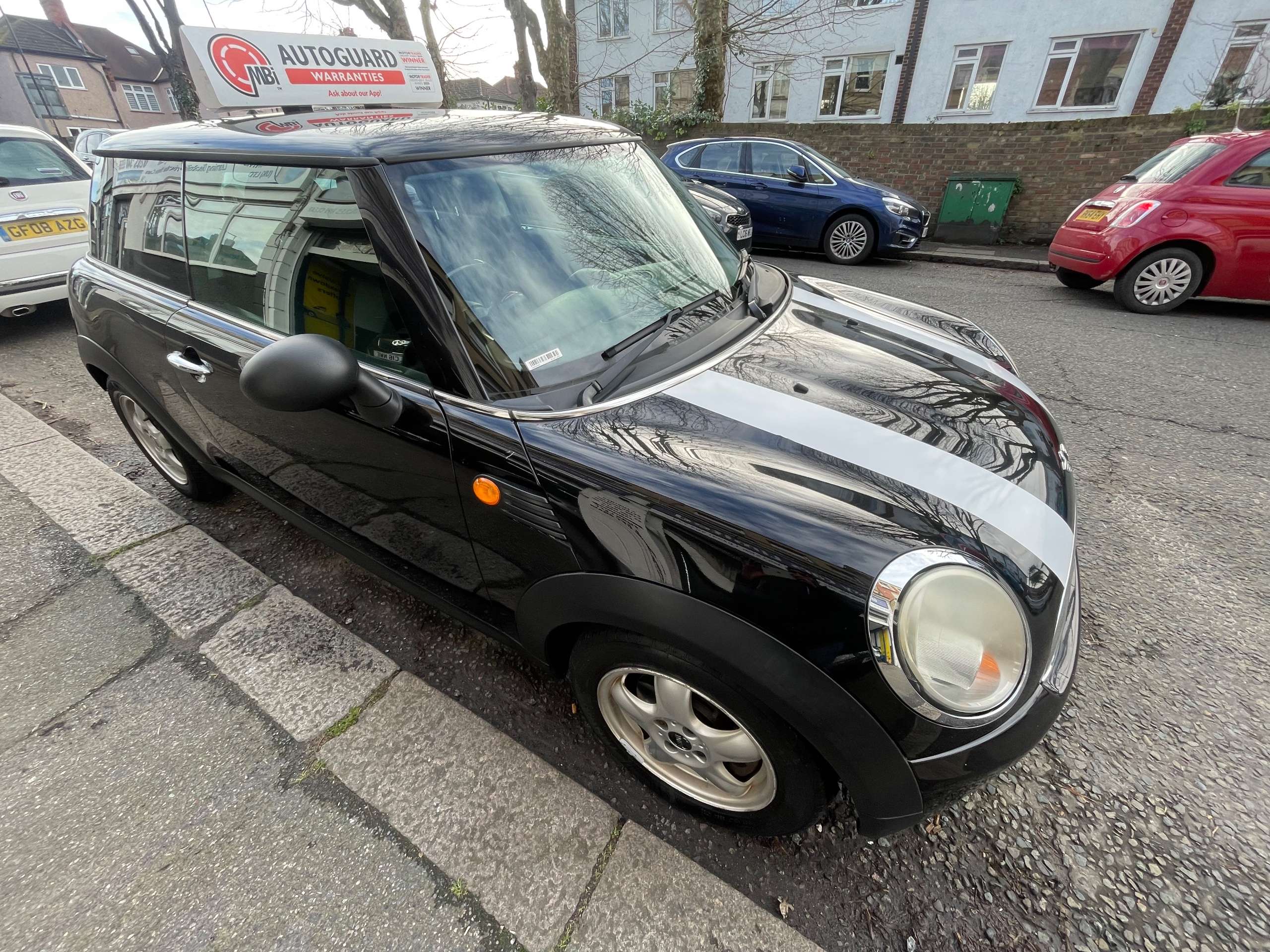 A 2010 MINI HATCH 1.6 One Hatchback 3dr Petrol Manual Euro 5 (98 ps) A 2010 MINI HATCH 1.6 One Hatchback 3dr Petrol Manual Euro 5 (98 ps)