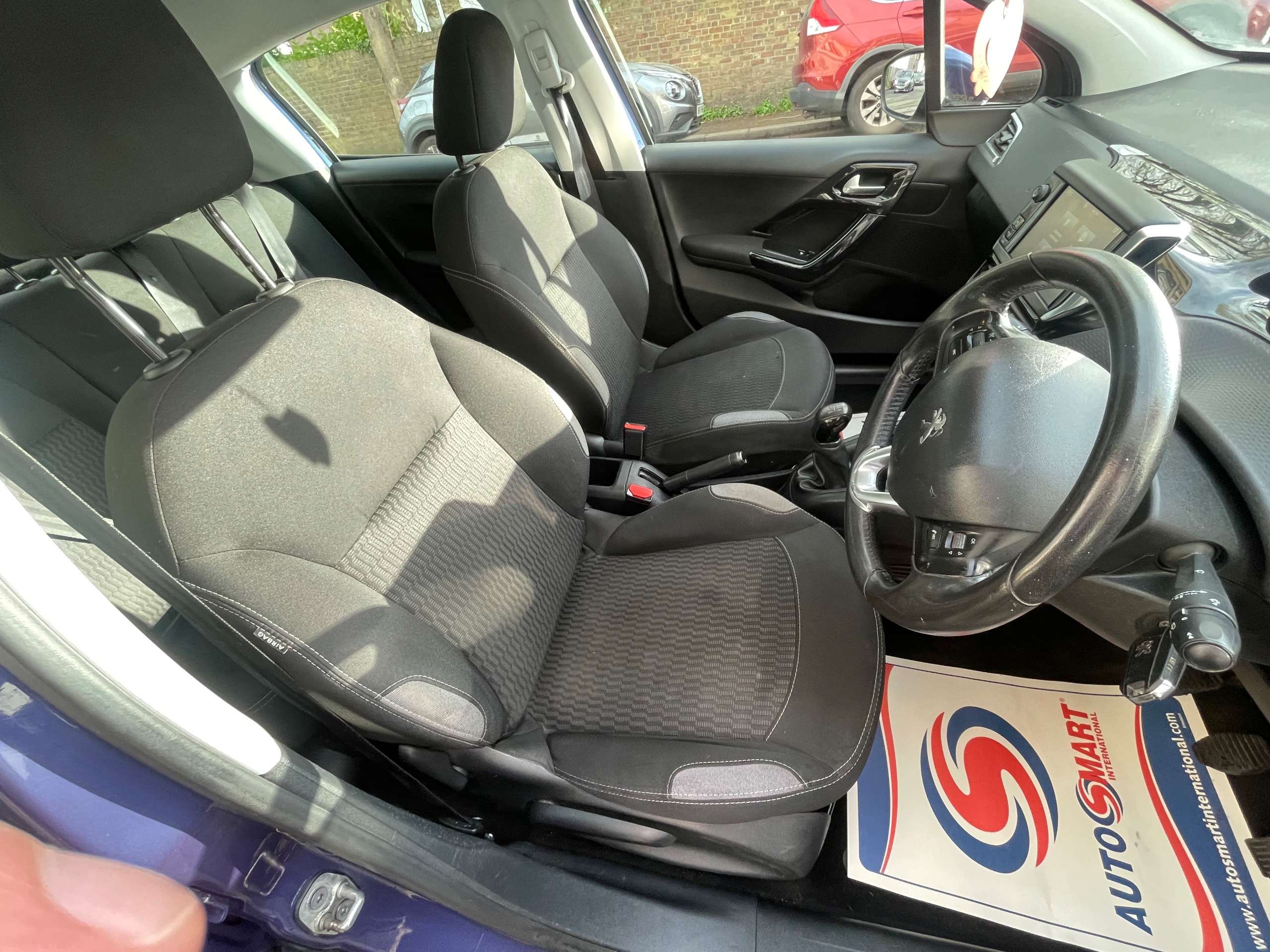2016 PEUGEOT 208 2016 PEUGEOT 208