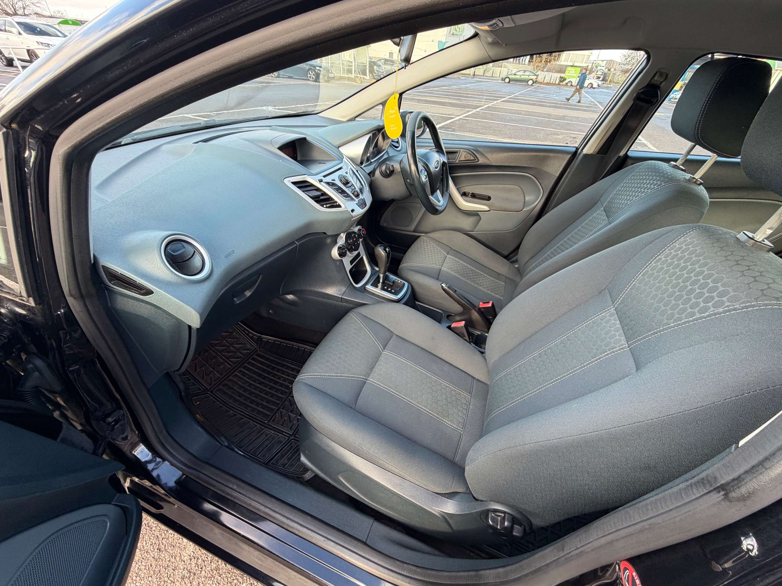 2010 FORD FIESTA 2010 FORD FIESTA