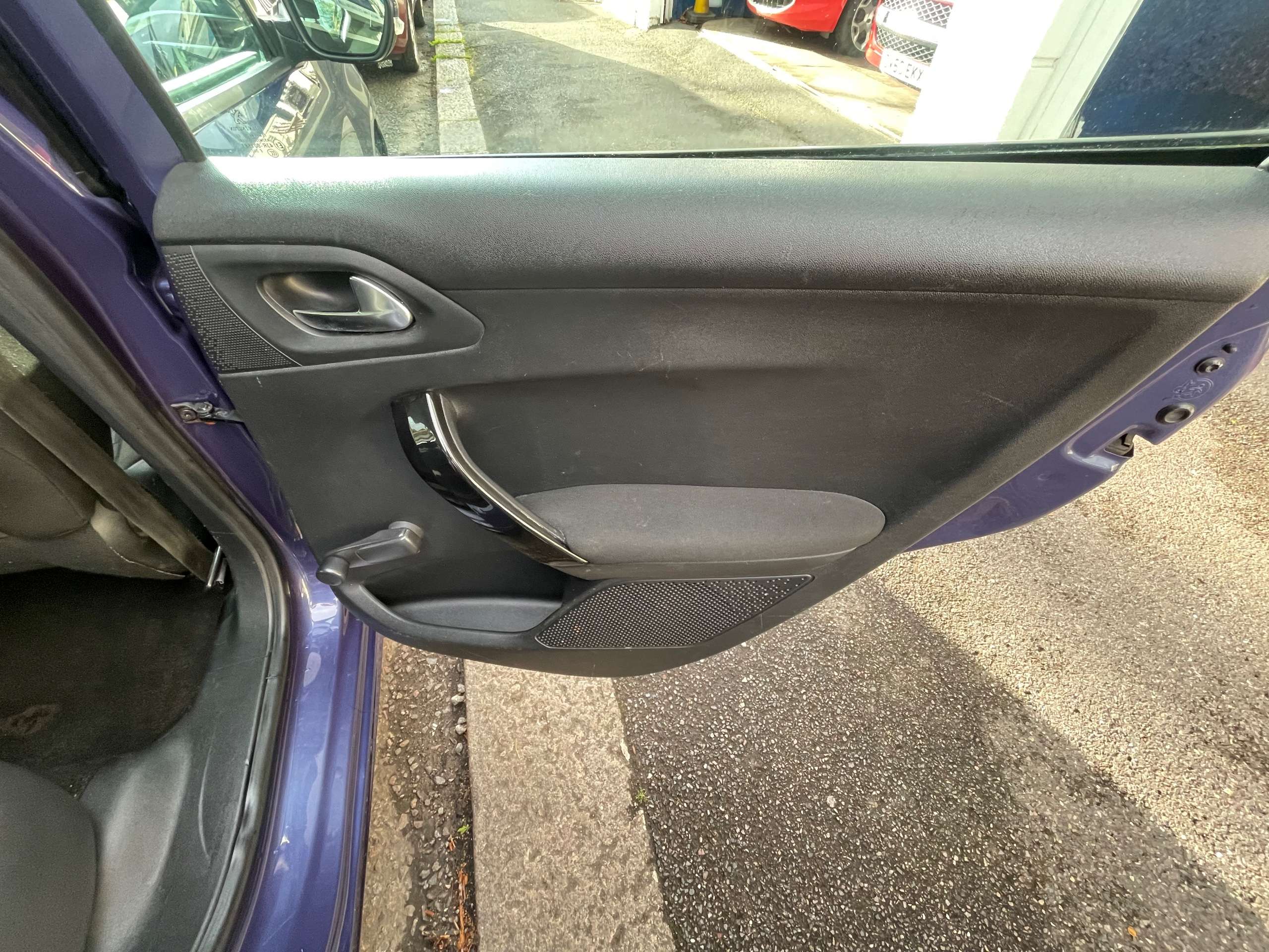 2016 PEUGEOT 208 2016 PEUGEOT 208