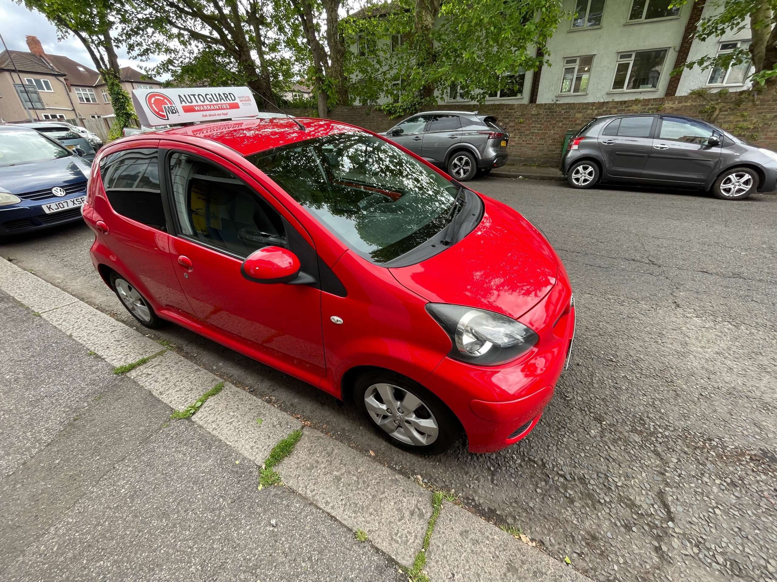 A 2011 TOYOTA AYGO 1.0 VVT-i Go Hatchback 5dr Petrol Manual Euro 5 (67 ps) A 2011 TOYOTA AYGO 1.0 VVT-i Go Hatchback 5dr Petrol Manual Euro 5 (67 ps)