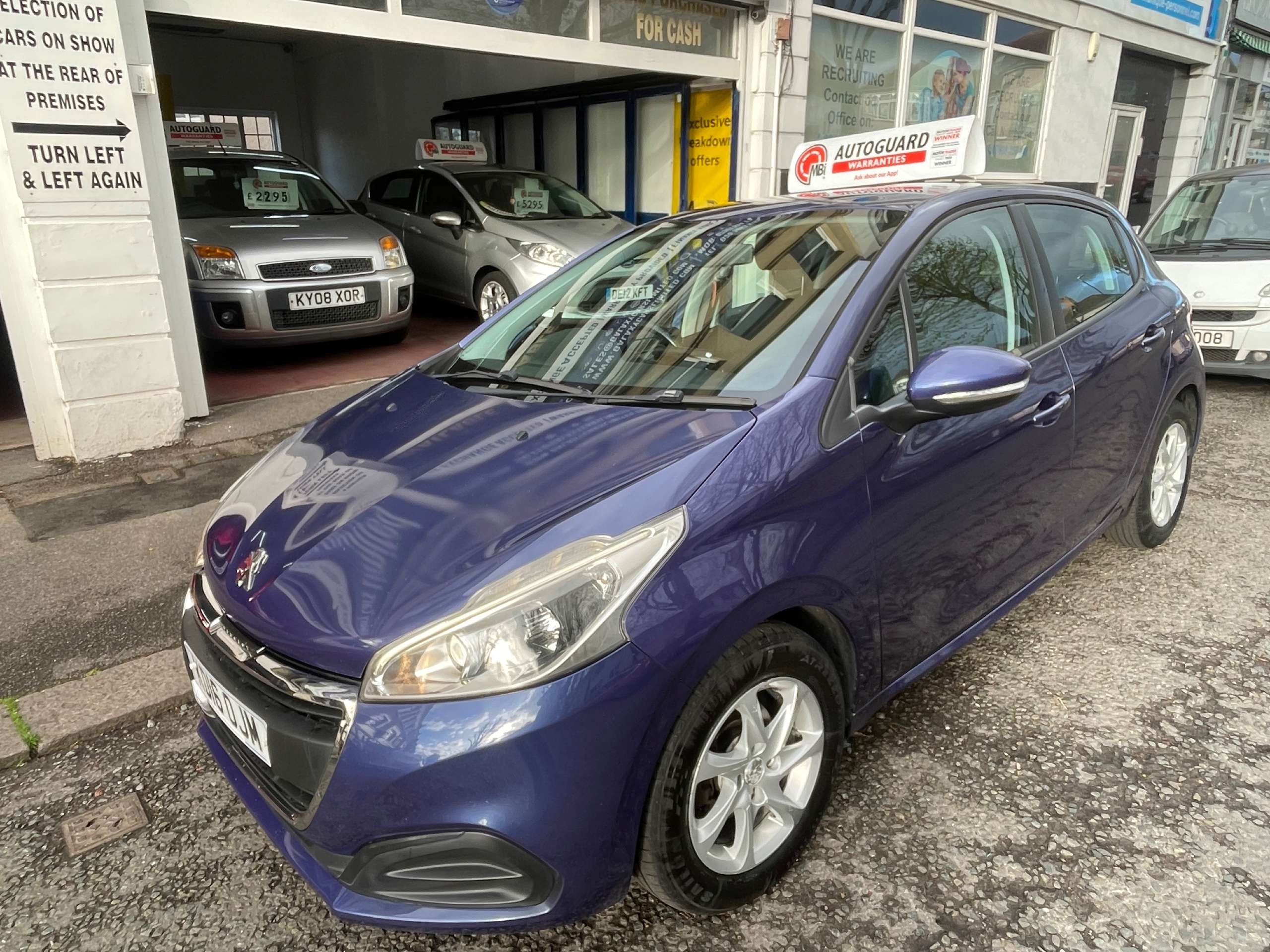 A 2016 PEUGEOT 208 1.2 PureTech Active Hatchback 5dr Petrol Manual Euro 6 (82 ps) A 2016 PEUGEOT 208 1.2 PureTech Active Hatchback 5dr Petrol Manual Euro 6 (82 ps)