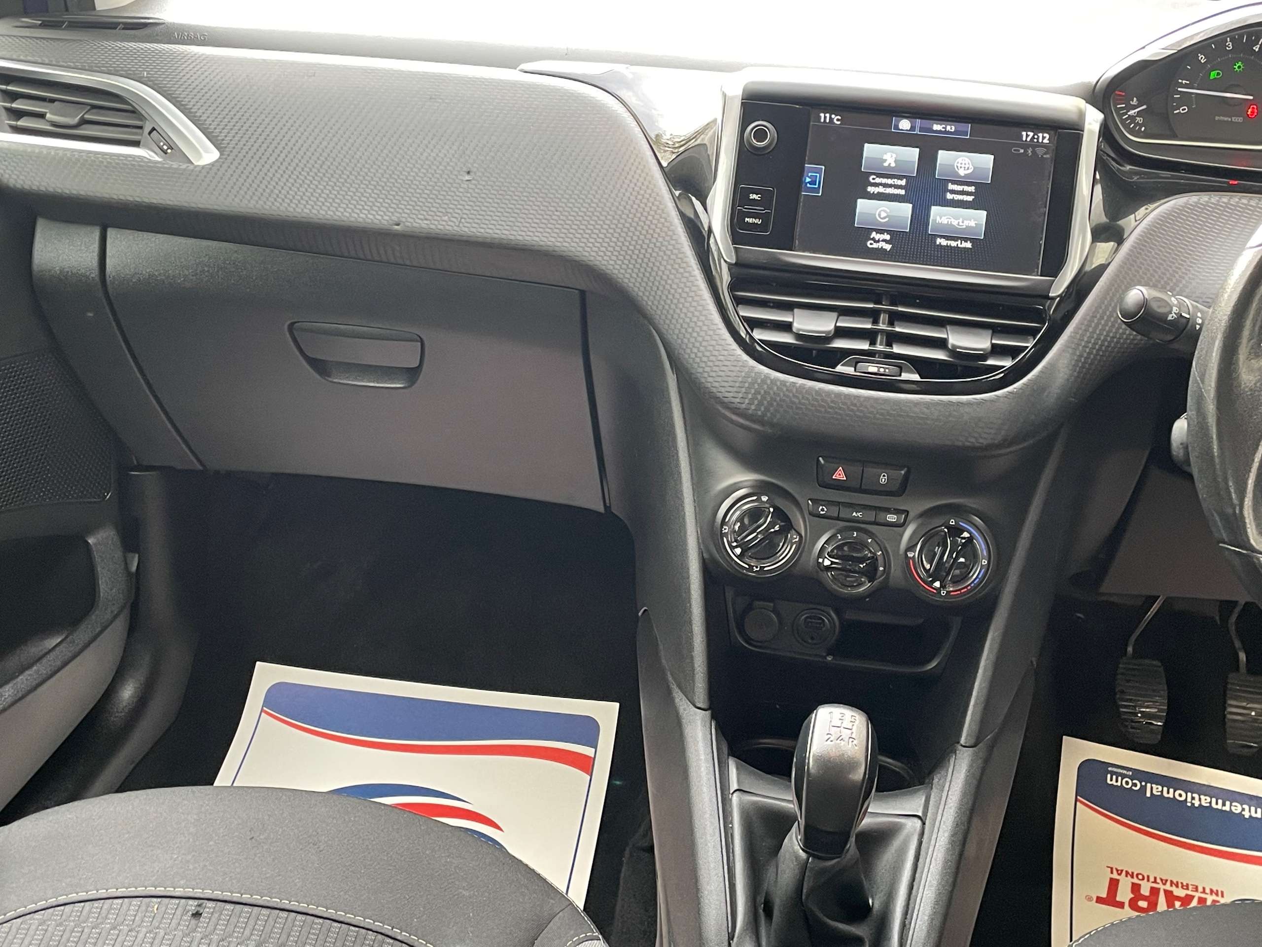 2016 PEUGEOT 208 2016 PEUGEOT 208
