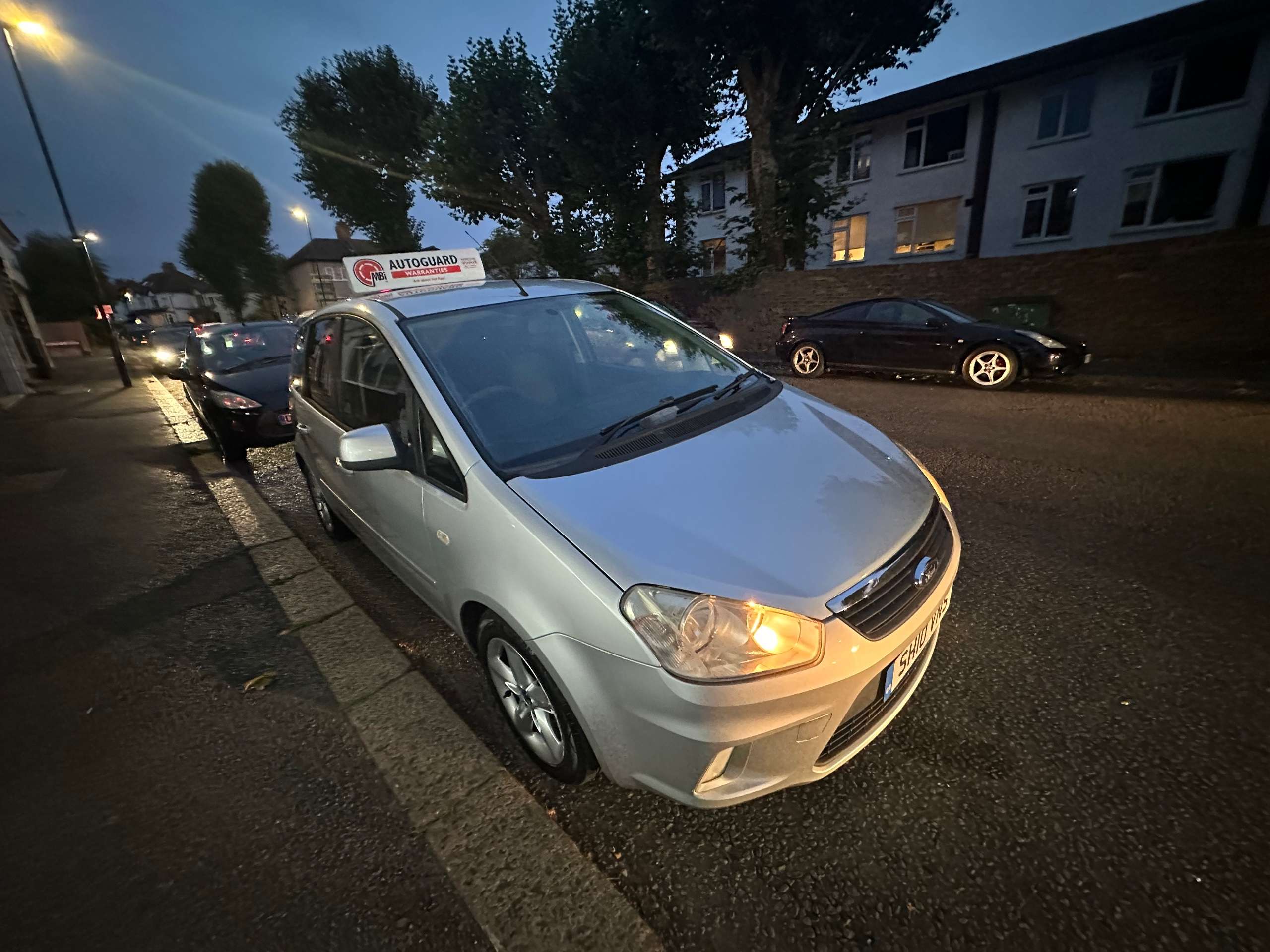 A 2010 FORD C-MAX 1.6 16v Zetec MPV 5dr Petrol Manual (164 g/km, 99 bhp) A 2010 FORD C-MAX 1.6 16v Zetec MPV 5dr Petrol Manual (164 g/km, 99 bhp)