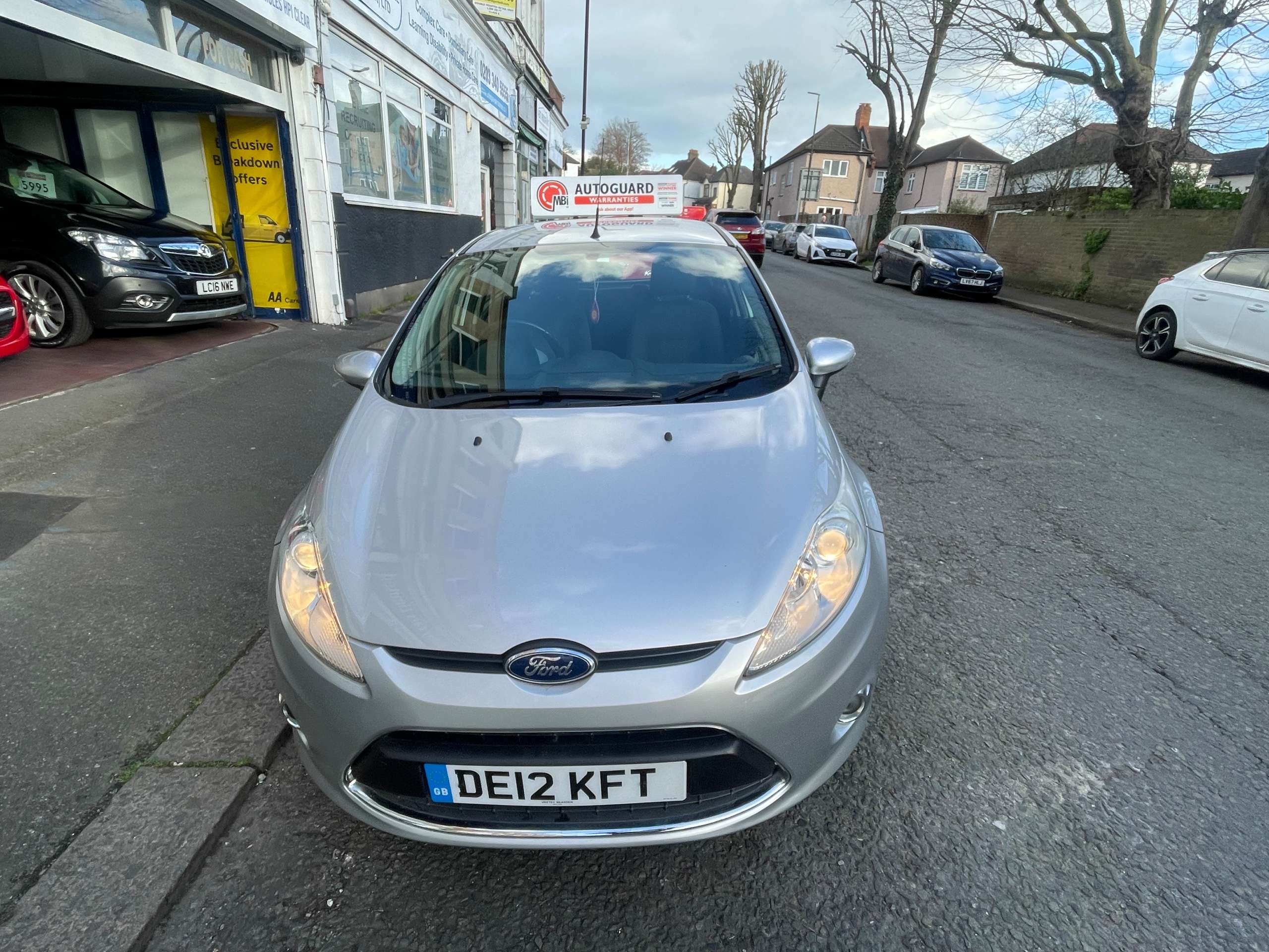 A 2012 FORD FIESTA 1.4 Zetec Hatchback 5dr Petrol Automatic (154 g/km, 94 bhp) A 2012 FORD FIESTA 1.4 Zetec Hatchback 5dr Petrol Automatic (154 g/km, 94 bhp)