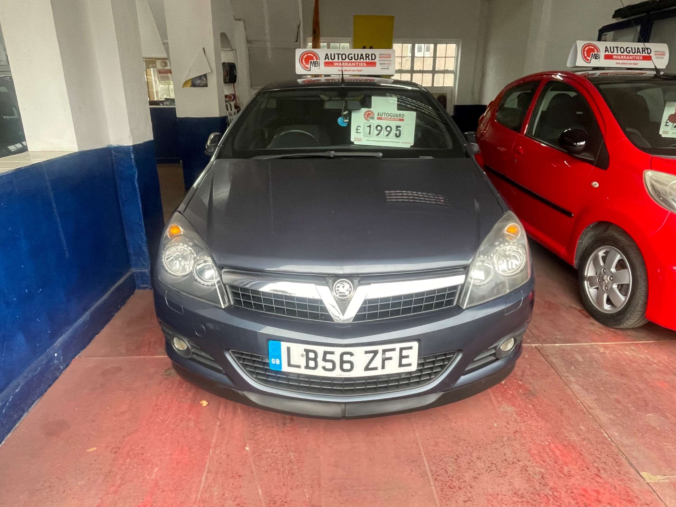 A 2006 VAUXHALL ASTRA 1.8i 16v Sport Twin Top 2dr Petrol Automatic (194 g/km, 138 bhp) A 2006 VAUXHALL ASTRA 1.8i 16v Sport Twin Top 2dr Petrol Automatic (194 g/km, 138 bhp)