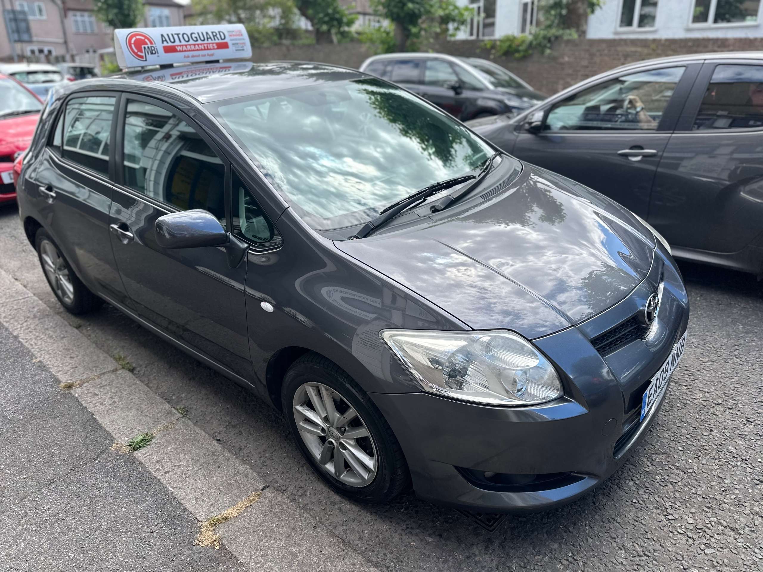 A 2009 TOYOTA AURIS 1.6 V-Matic TR Hatchback 5dr Petrol Manual (153 g/km, 124 bhp) A 2009 TOYOTA AURIS 1.6 V-Matic TR Hatchback 5dr Petrol Manual (153 g/km, 124 bhp)