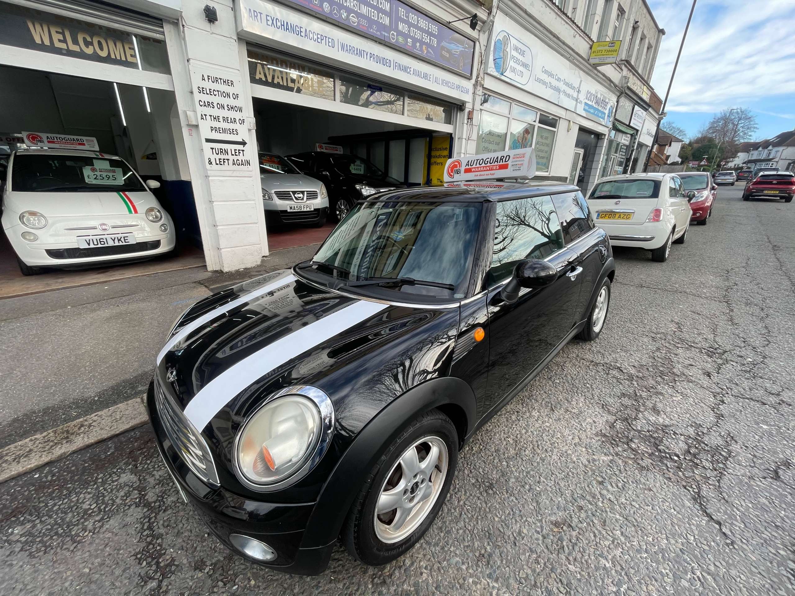 A 2010 MINI HATCH 1.6 One Hatchback 3dr Petrol Manual Euro 5 (98 ps) A 2010 MINI HATCH 1.6 One Hatchback 3dr Petrol Manual Euro 5 (98 ps)