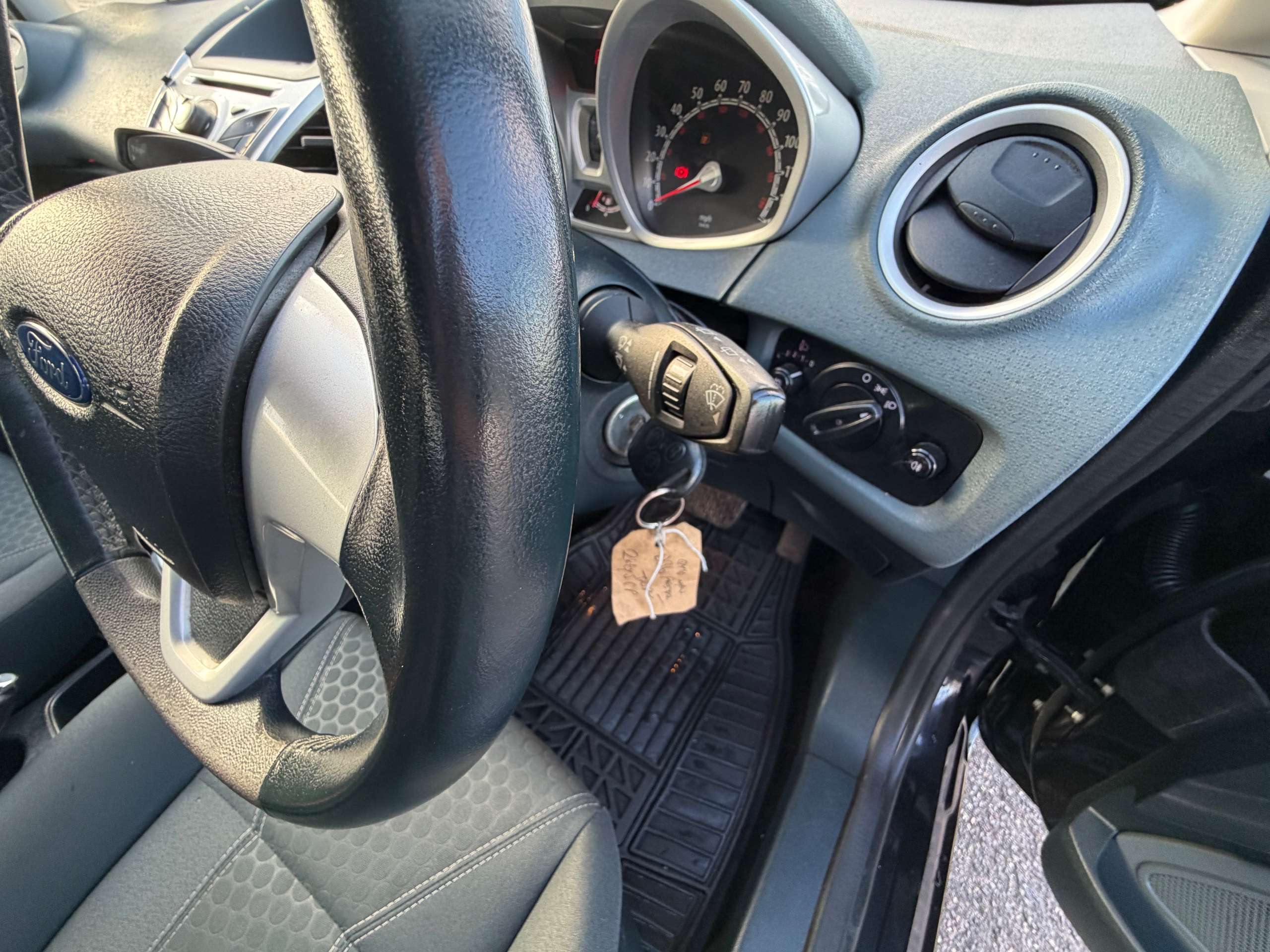 2010 FORD FIESTA 2010 FORD FIESTA