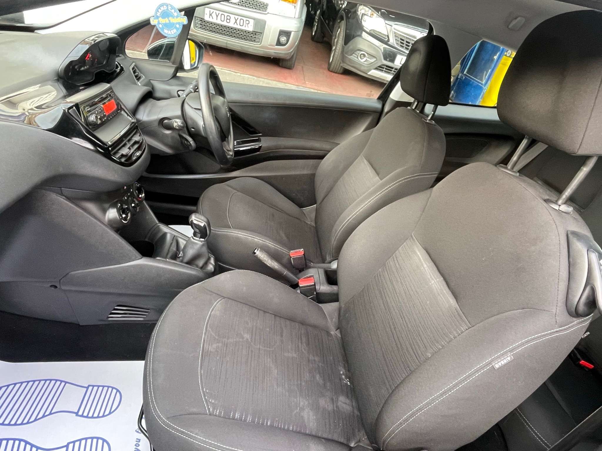 2013 PEUGEOT 208 2013 PEUGEOT 208