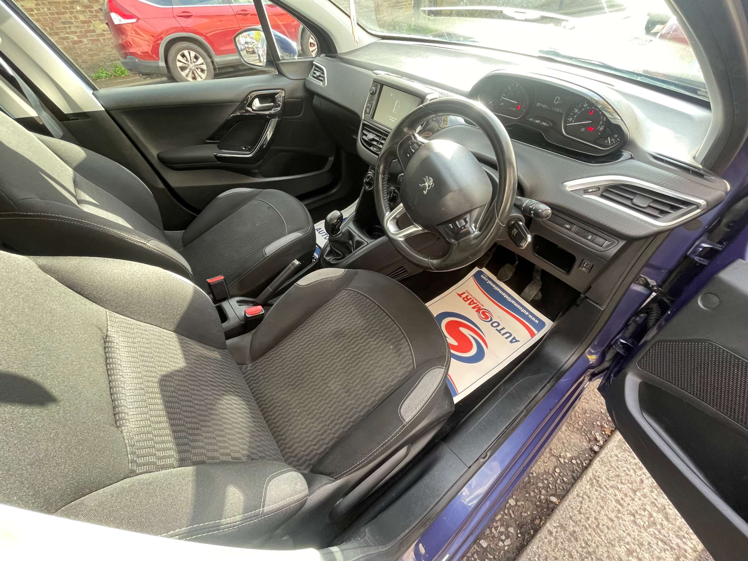 2016 PEUGEOT 208 2016 PEUGEOT 208