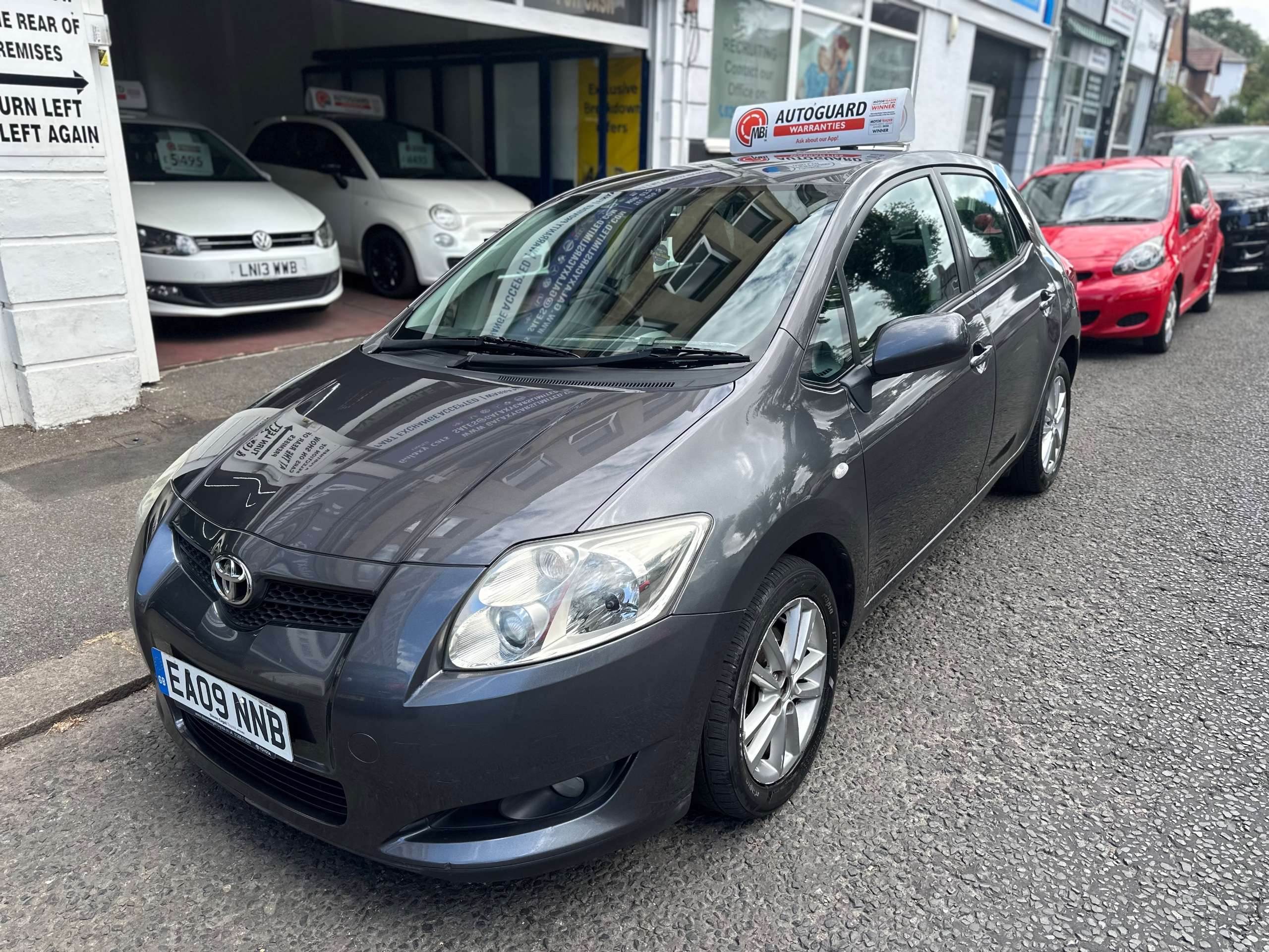 A 2009 TOYOTA AURIS 1.6 V-Matic TR Hatchback 5dr Petrol Manual (153 g/km, 124 bhp) A 2009 TOYOTA AURIS 1.6 V-Matic TR Hatchback 5dr Petrol Manual (153 g/km, 124 bhp)