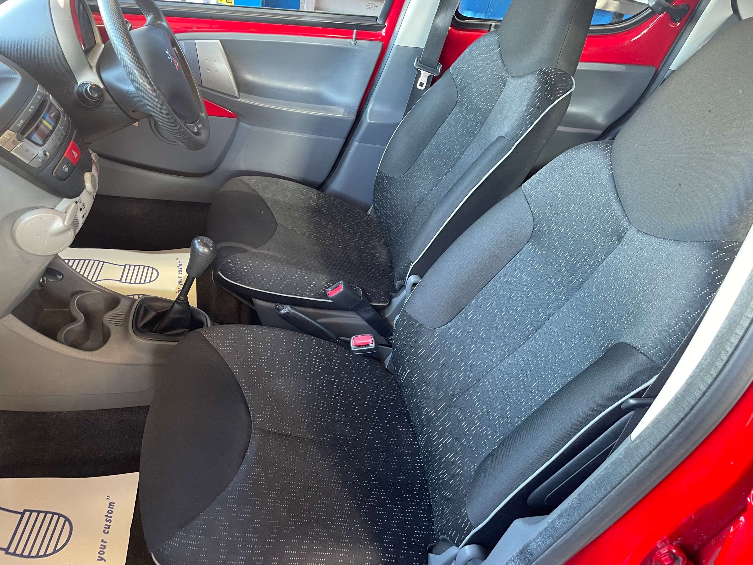 2010 PEUGEOT 107 2010 PEUGEOT 107