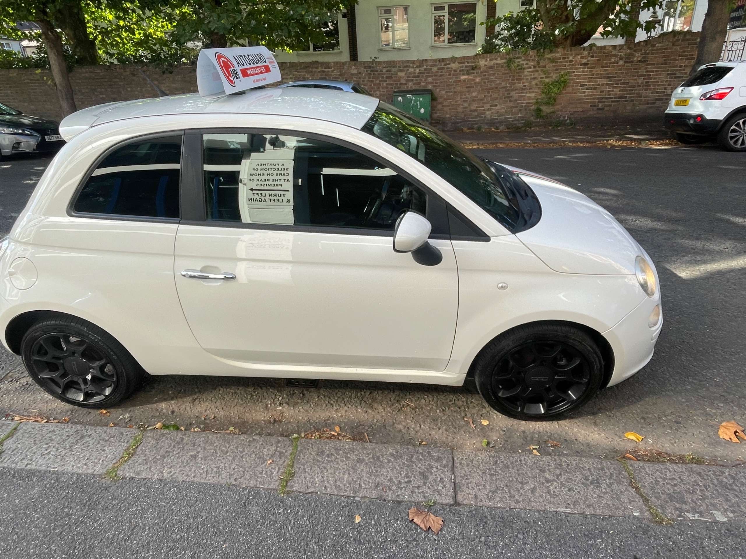 2011 FIAT 500 2011 FIAT 500