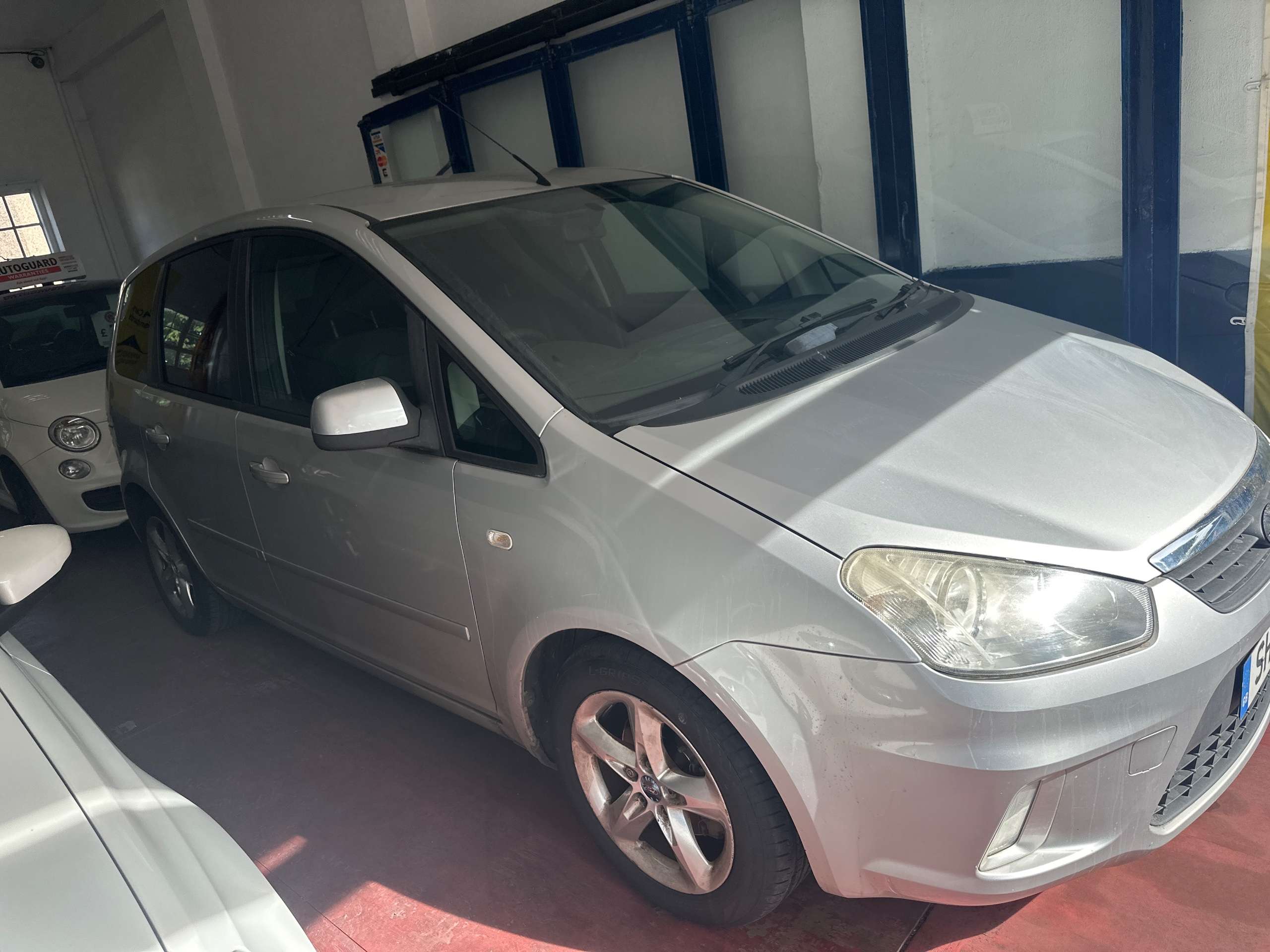 A 2010 FORD C-MAX 1.6 16v Zetec MPV 5dr Petrol Manual (164 g/km, 99 bhp) A 2010 FORD C-MAX 1.6 16v Zetec MPV 5dr Petrol Manual (164 g/km, 99 bhp)